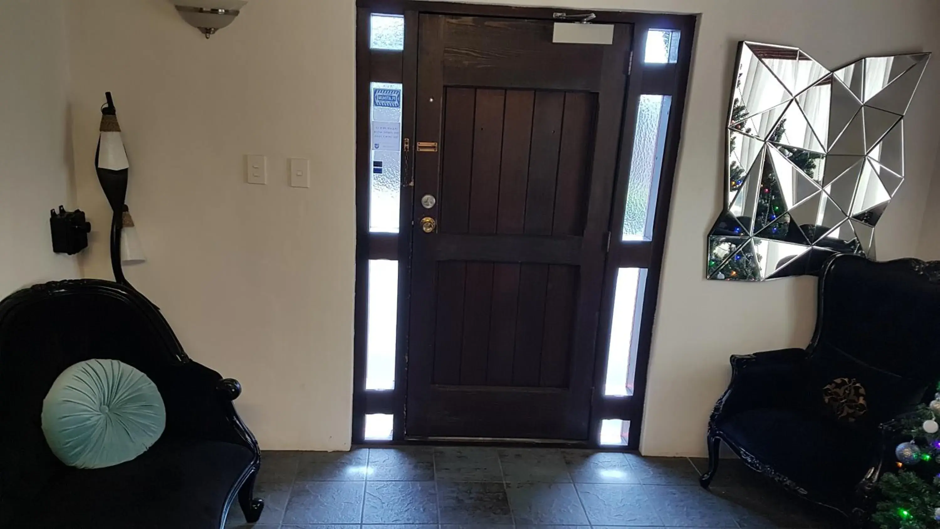 Lobby or reception, Seating Area in Knights Inn