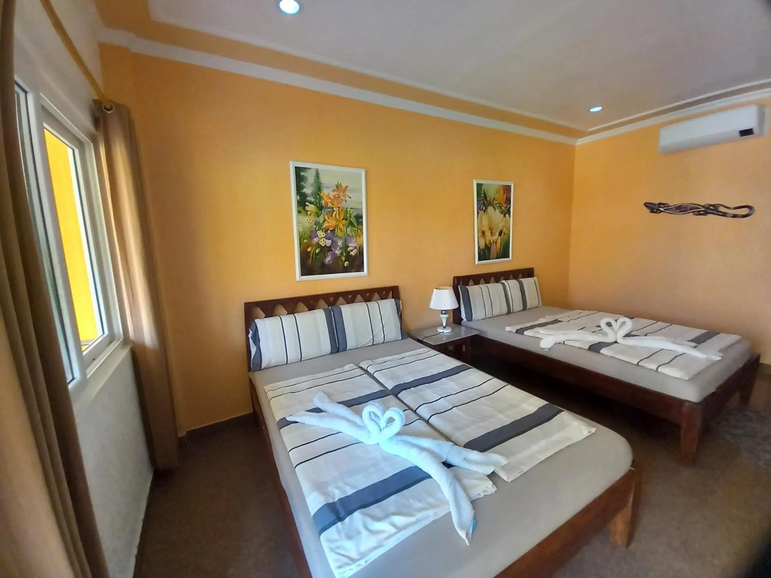 Family, Bed in Malapascua Garden Resort Family, Bed in Malapascua Garden Resort