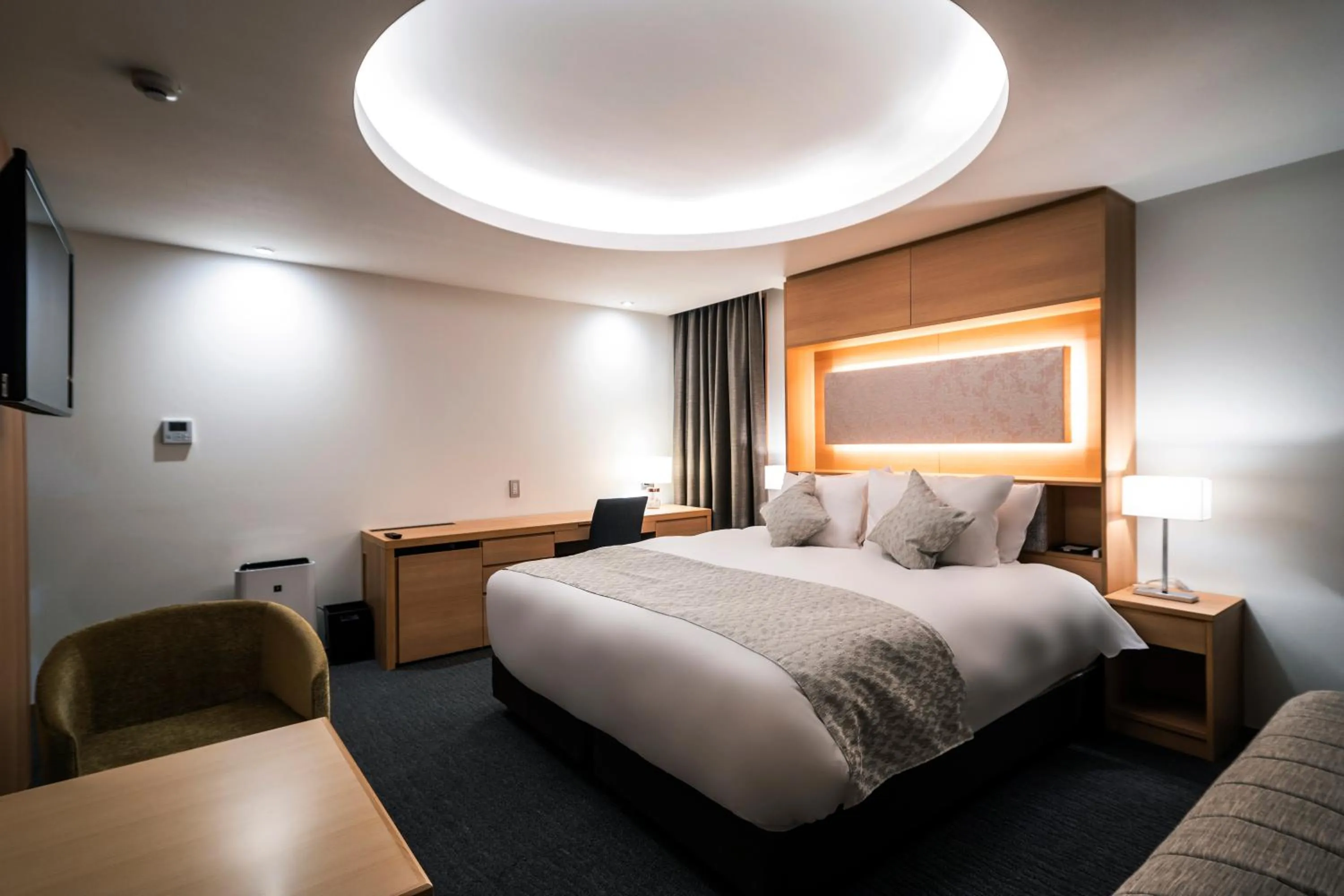 Bed in Kyoto Shijo Takakura Hotel Grandereverie