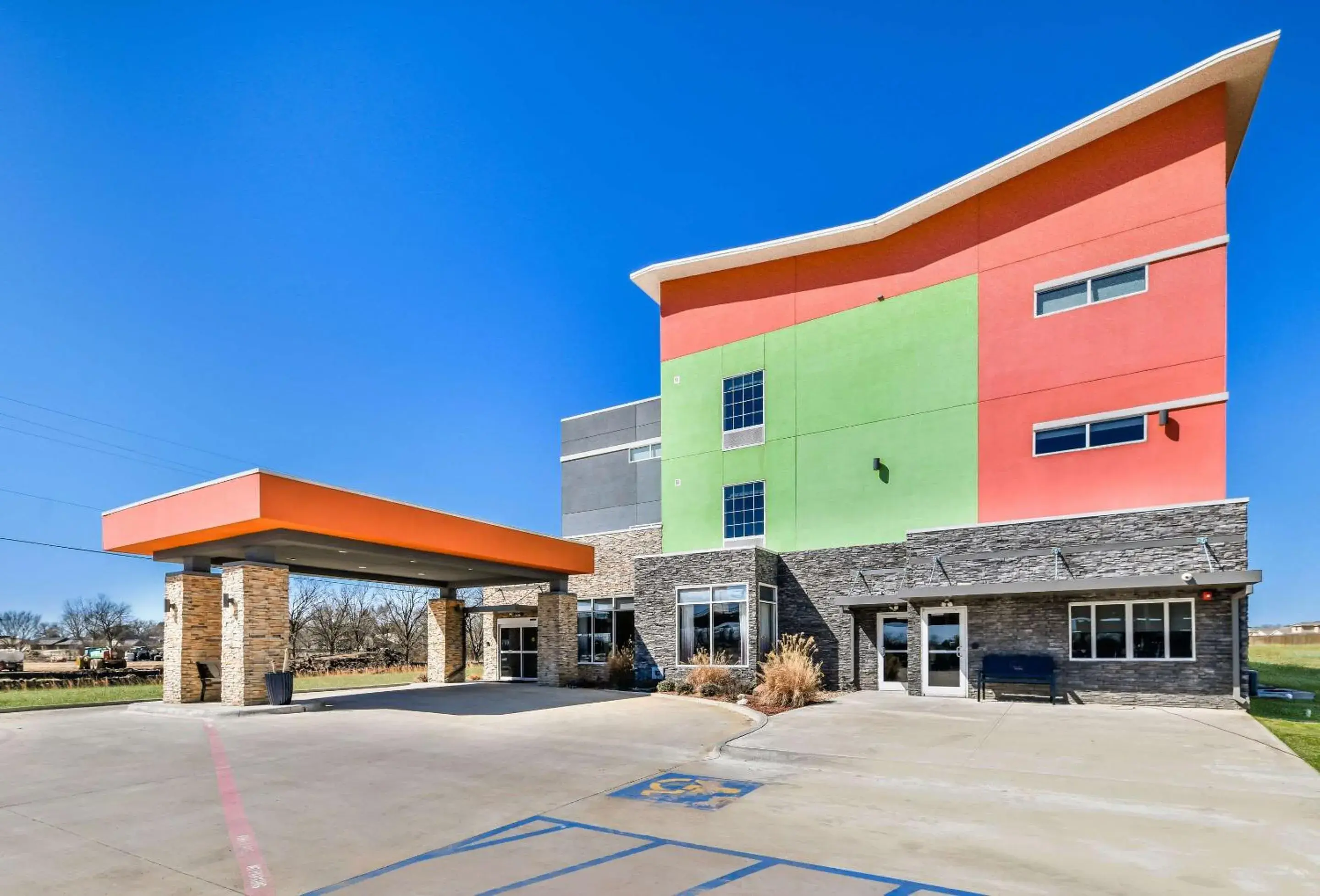 Property building in Hy-Lo Hotel, an Ascend Collection Hotel Property building in Hy-Lo Hotel, an Ascend Collection Hotel