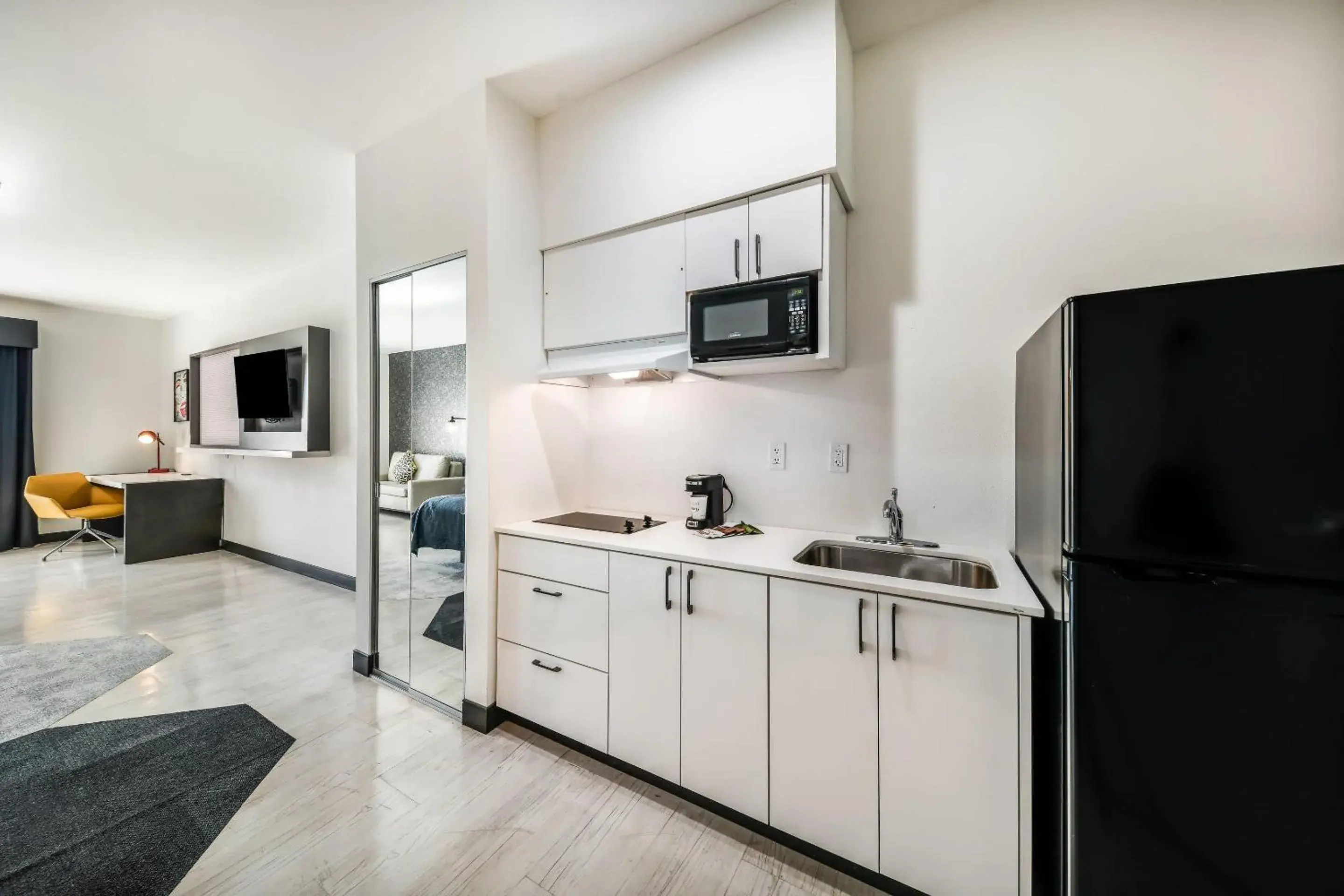 Bedroom in Hy-Lo Hotel, an Ascend Collection Hotel Bedroom in Hy-Lo Hotel, an Ascend Collection Hotel