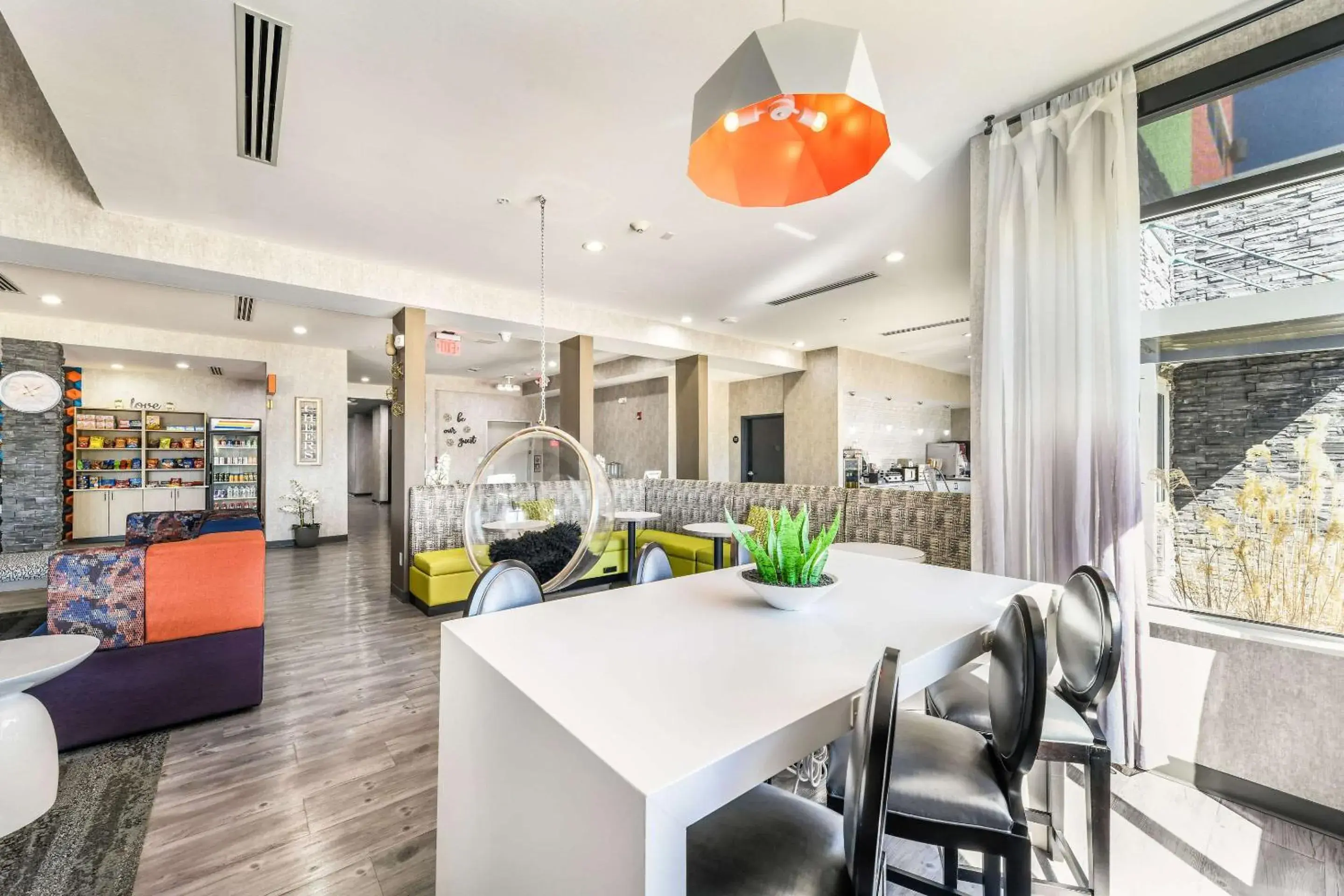 Lobby or reception in Hy-Lo Hotel, an Ascend Collection Hotel Lobby or reception in Hy-Lo Hotel, an Ascend Collection Hotel