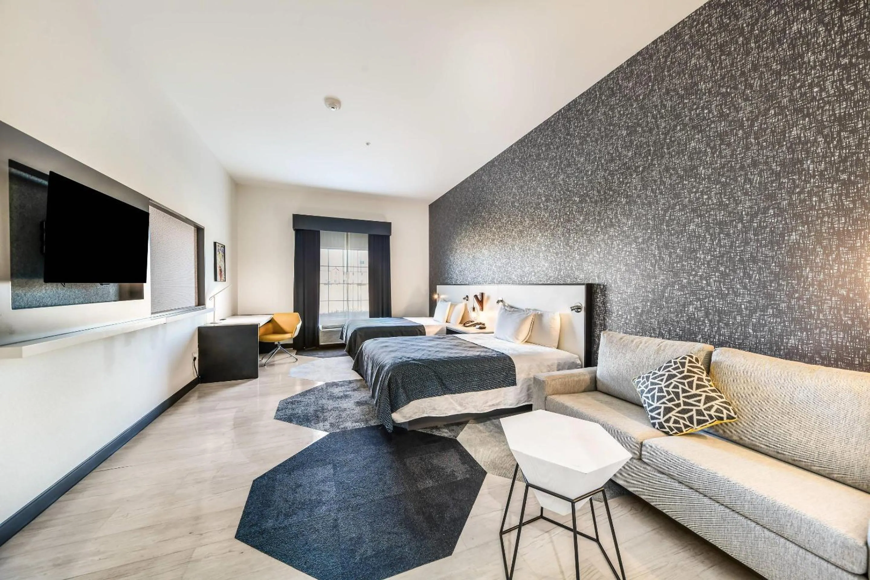 Bedroom, Bed in Hy-Lo Hotel, an Ascend Collection Hotel