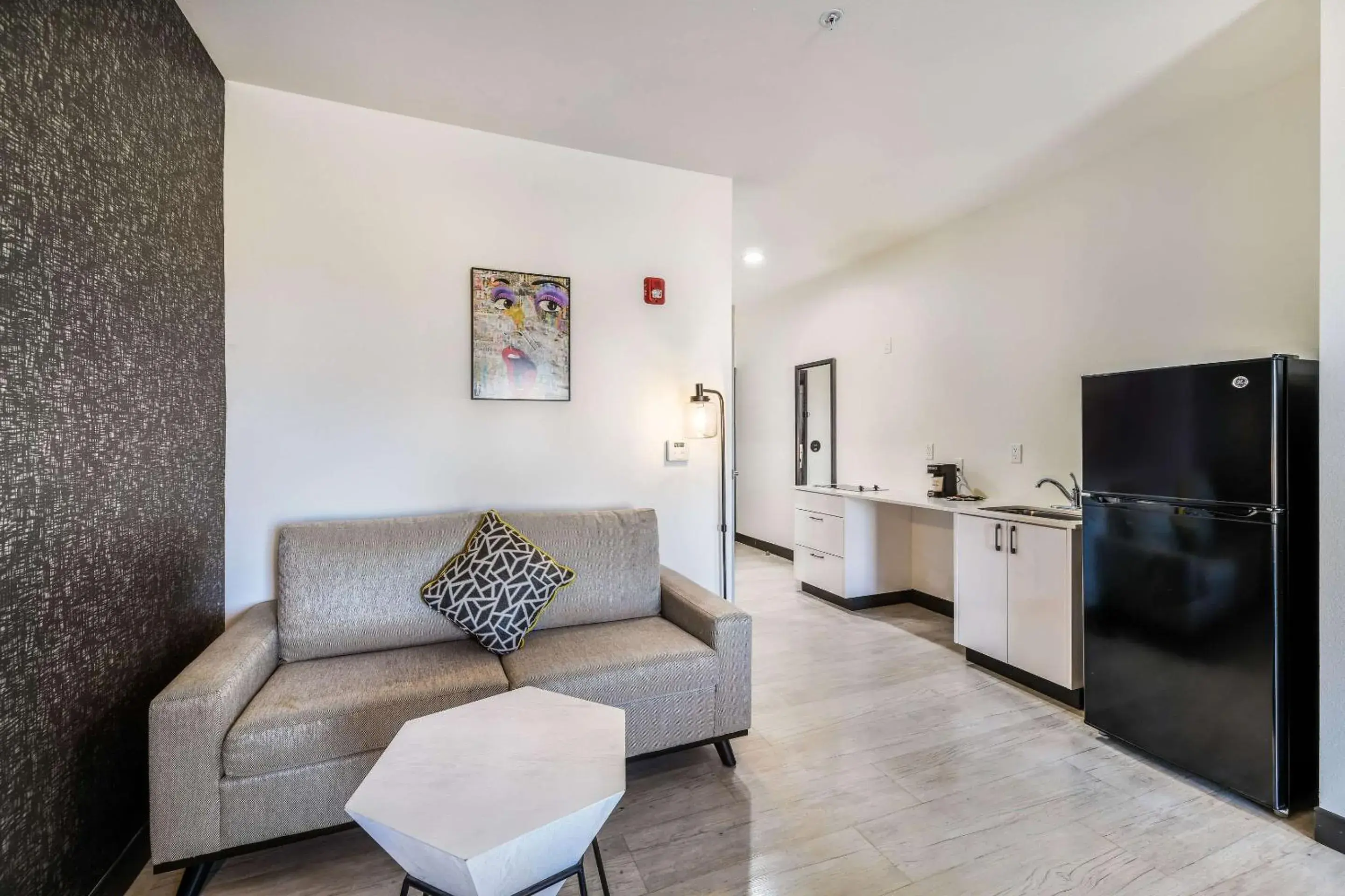 Bedroom in Hy-Lo Hotel, an Ascend Collection Hotel Bedroom in Hy-Lo Hotel, an Ascend Collection Hotel