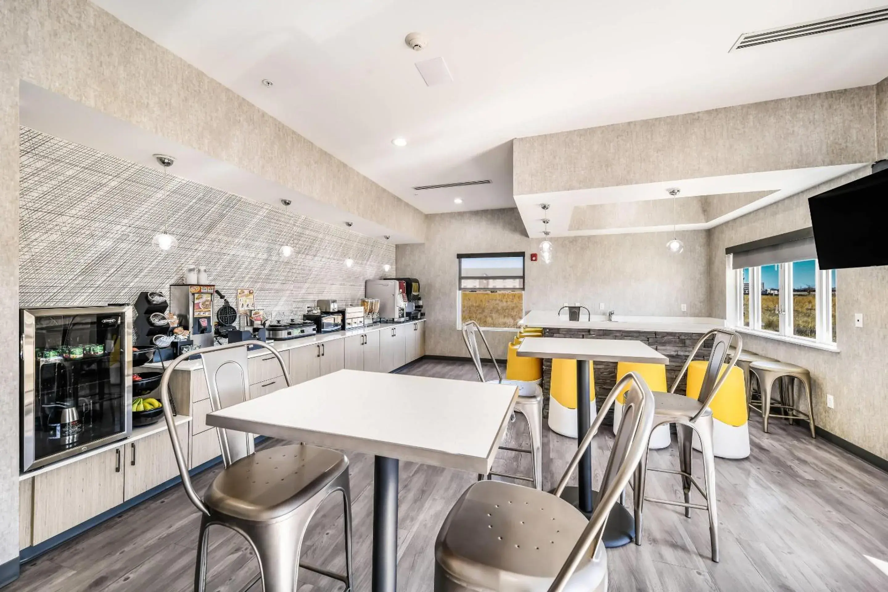 Breakfast in Hy-Lo Hotel, an Ascend Collection Hotel Breakfast in Hy-Lo Hotel, an Ascend Collection Hotel