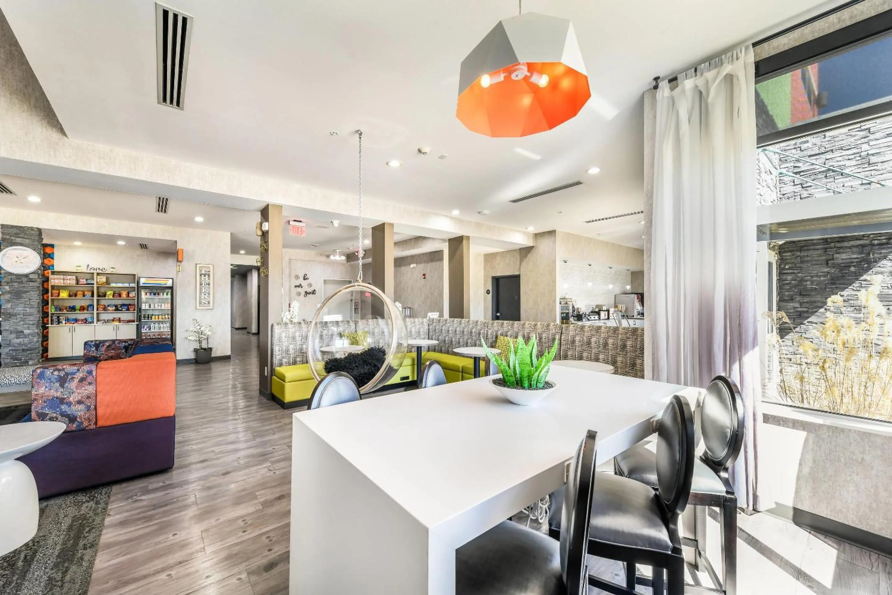 Lobby or reception in Hy-Lo Hotel, an Ascend Collection Hotel