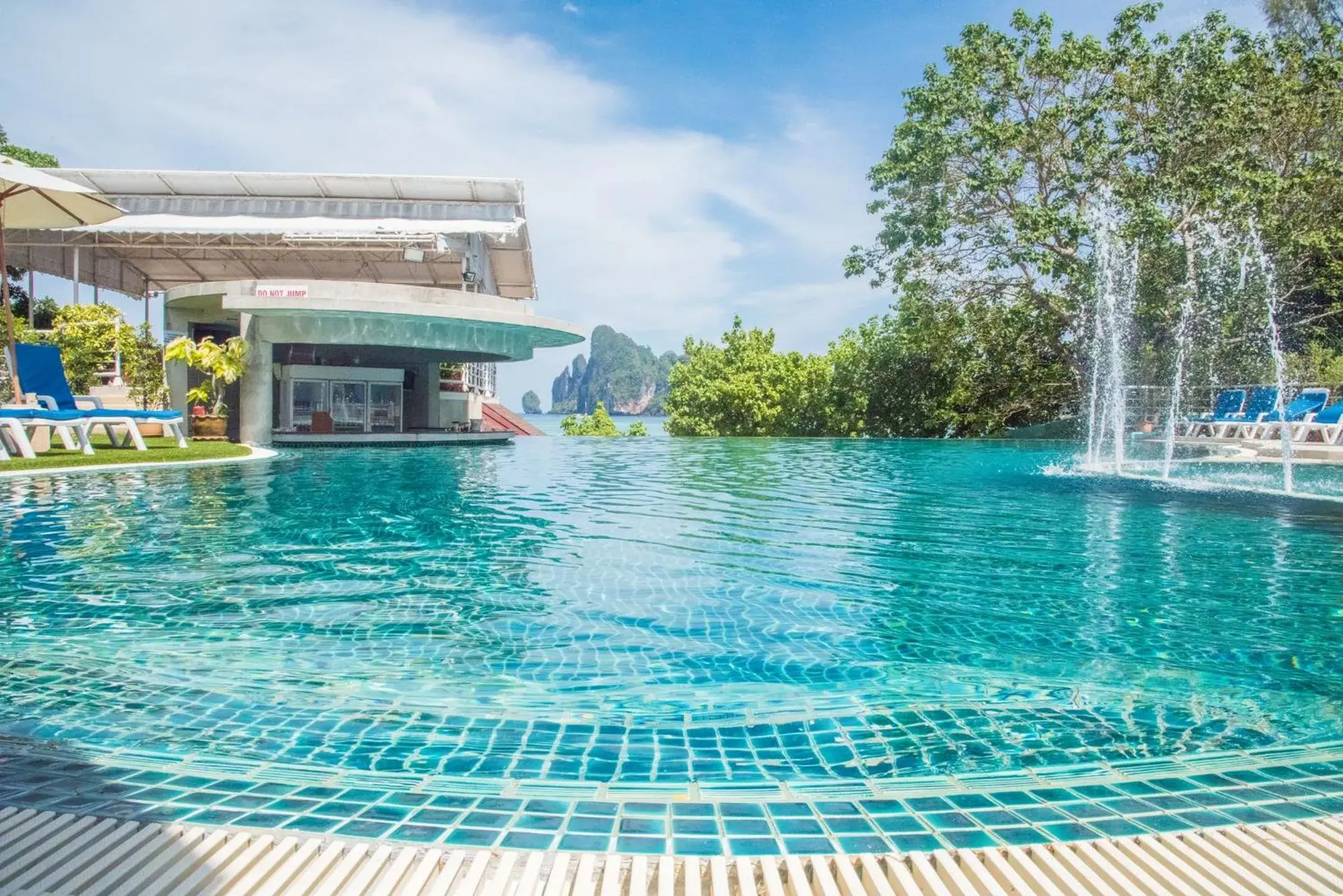 Pool view in PP Charlie Beach Resort Pool view in PP Charlie Beach Resort