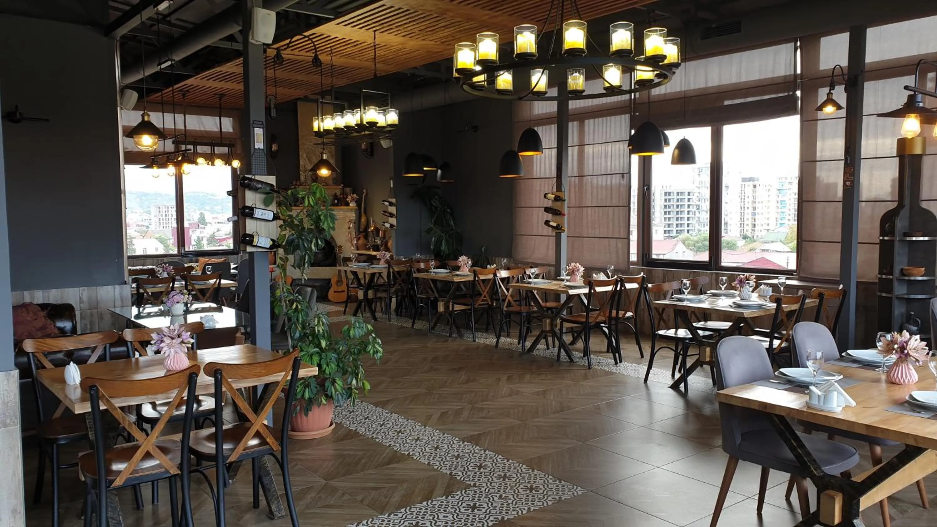 Restaurant/places to eat in Marani Hotel