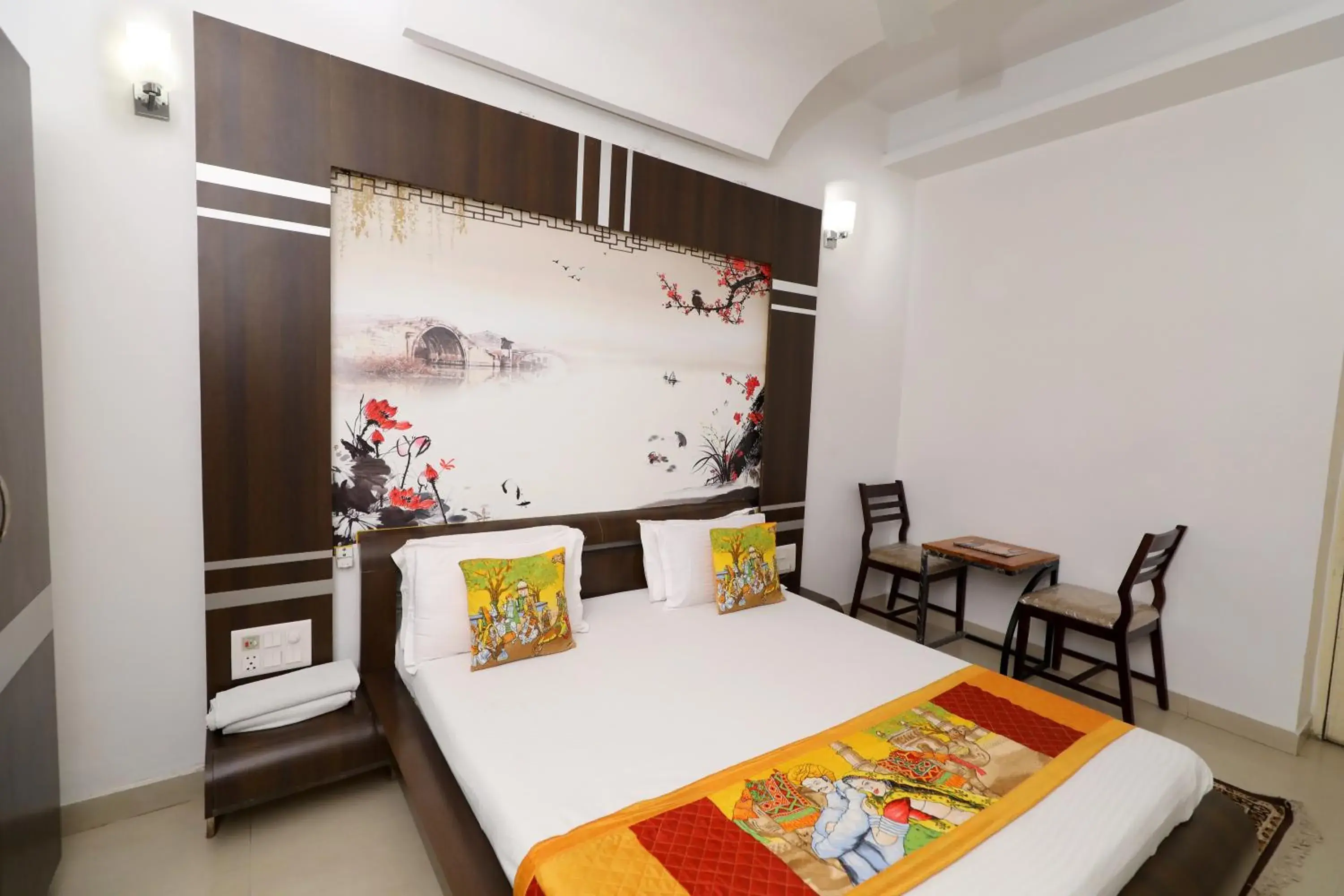 Bed in The Leef Inn 500ms from Nakki Lake Bed in The Leef Inn 500ms from Nakki Lake