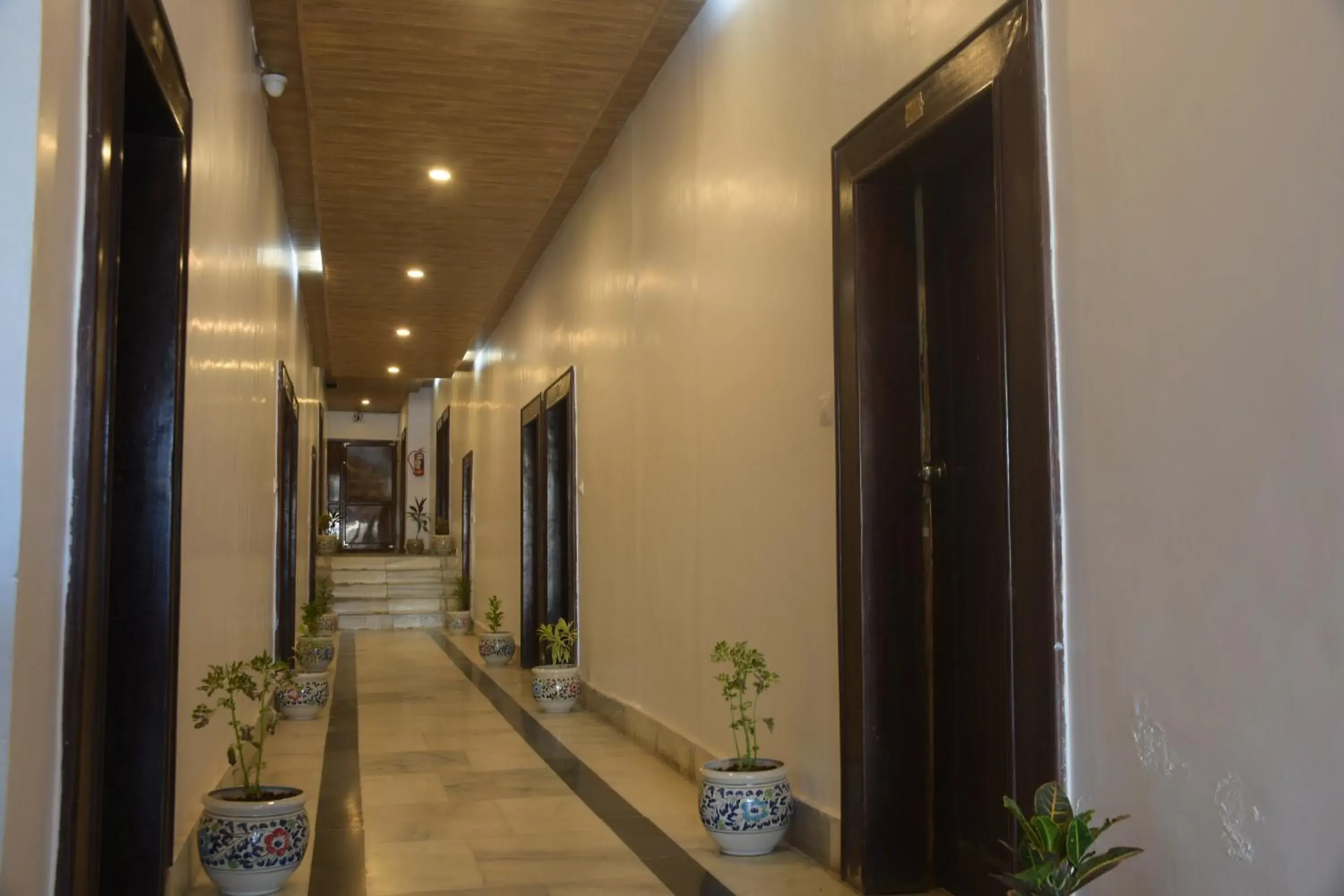 Facade/entrance in The Leef Inn 500ms from Nakki Lake Facade/entrance in The Leef Inn 500ms from Nakki Lake