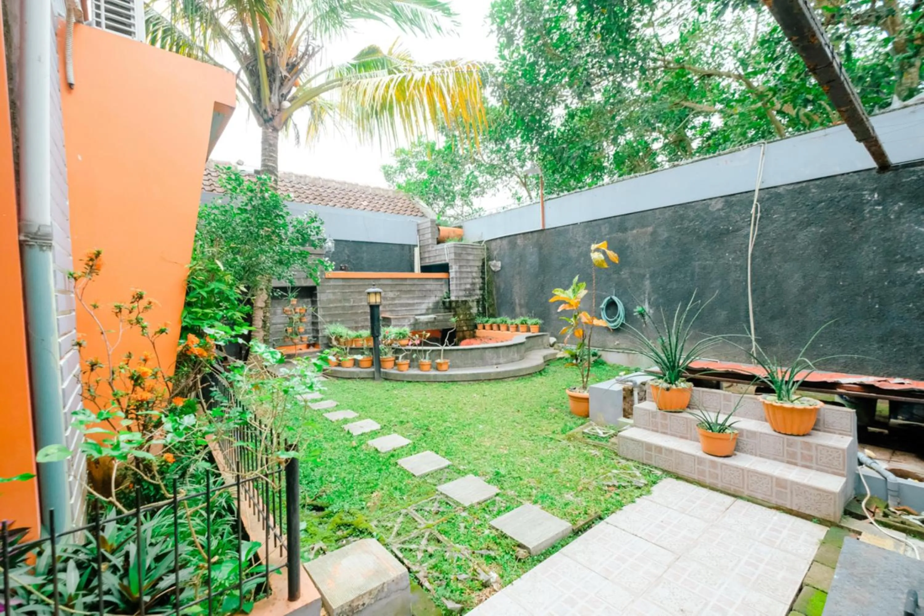 Garden in Homestay Jogja Pogung Dekat UGM by Simply Homy