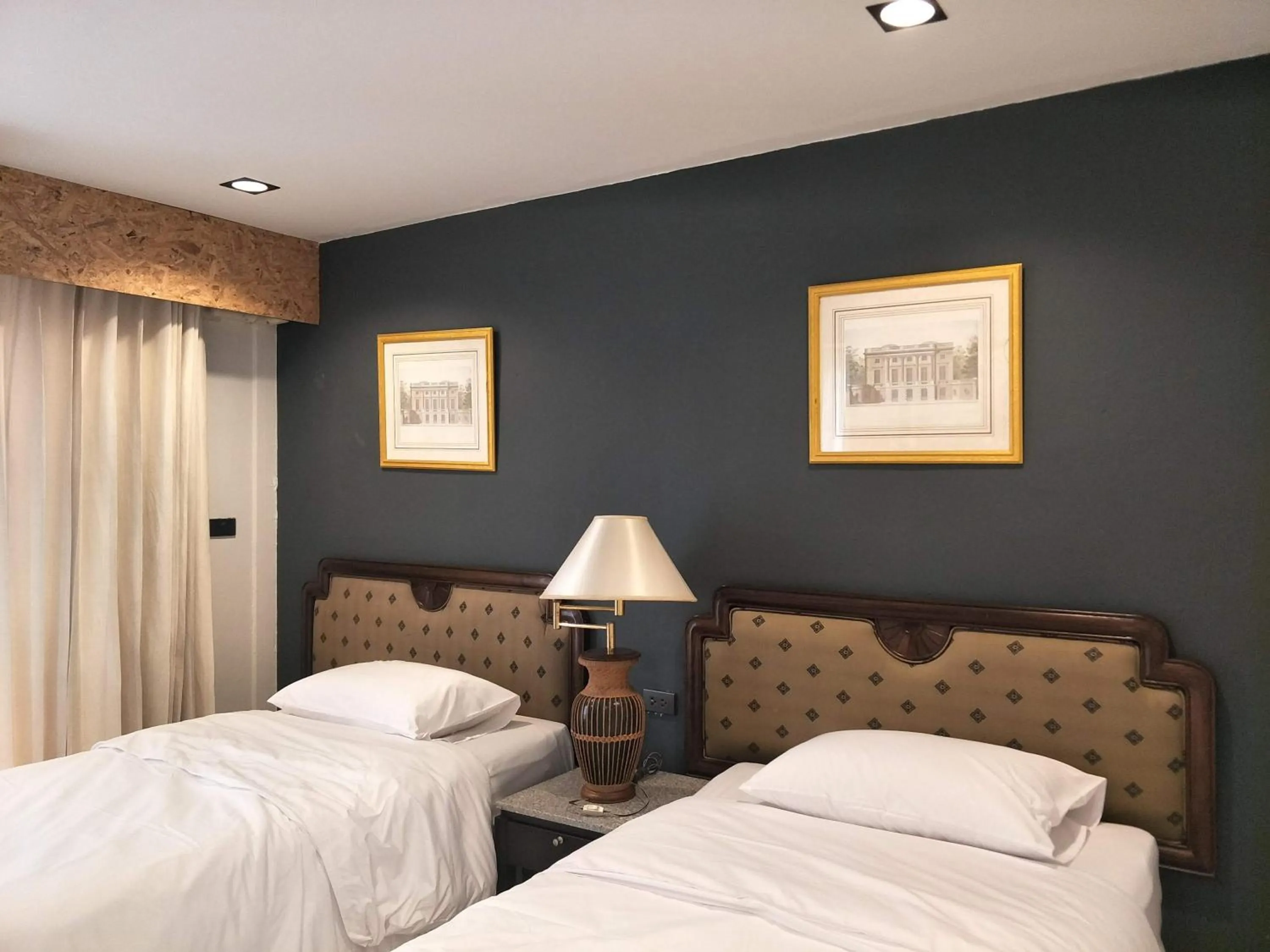 Bed in The 92 Residence