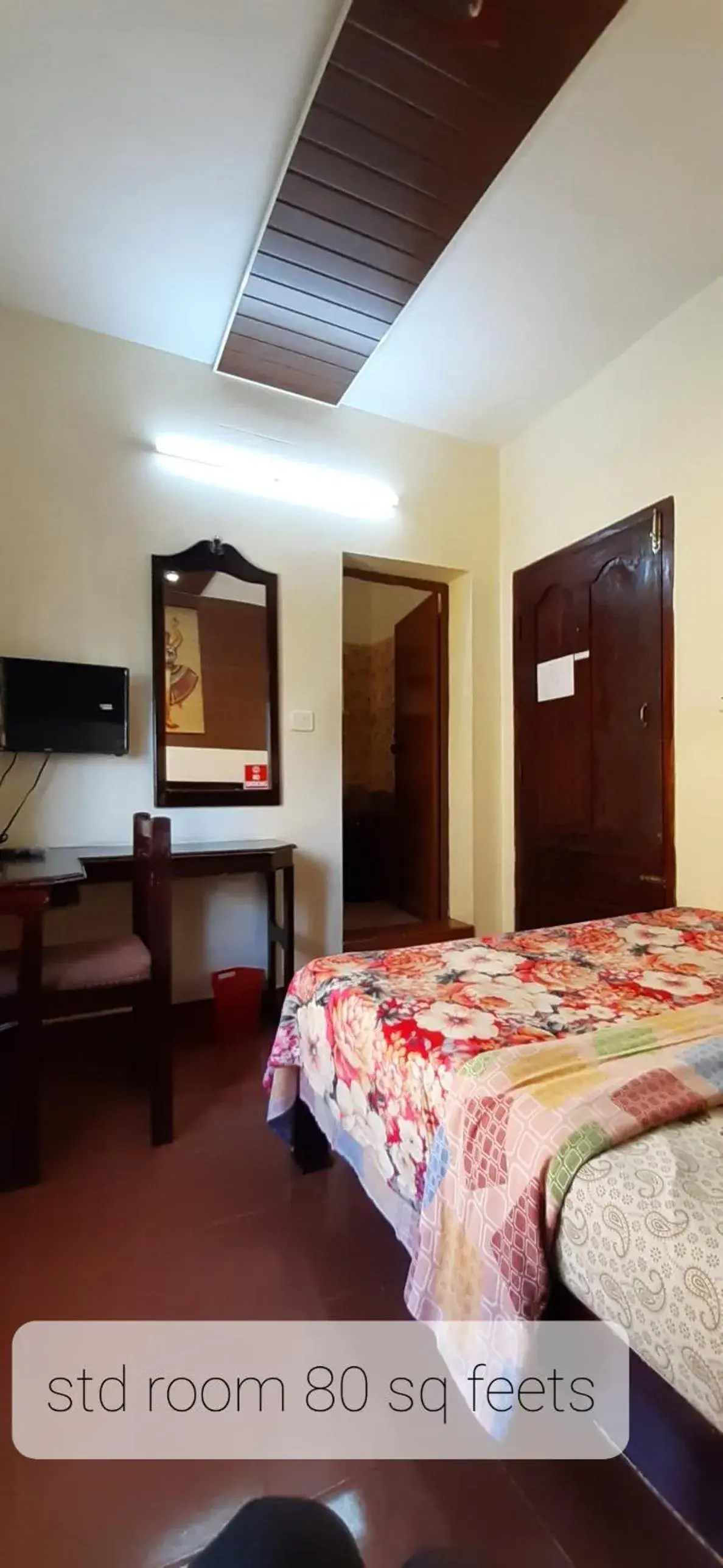 Photo of the whole room, Bed in Greenview holiday inn Photo of the whole room, Bed in Greenview holiday inn