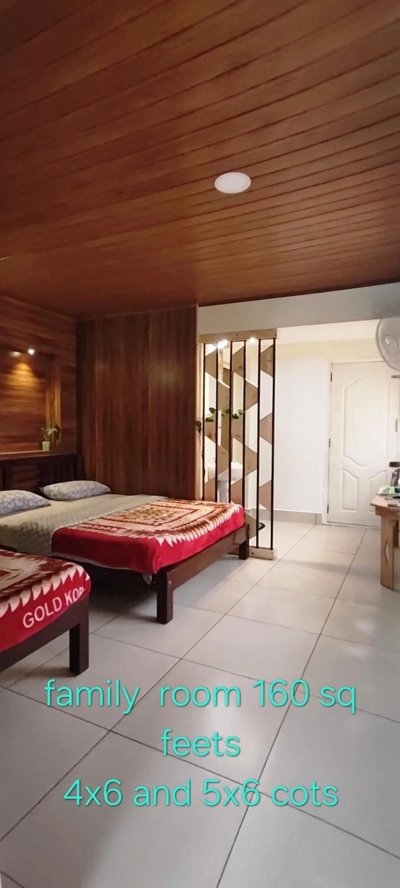 Bed in Greenview holiday inn