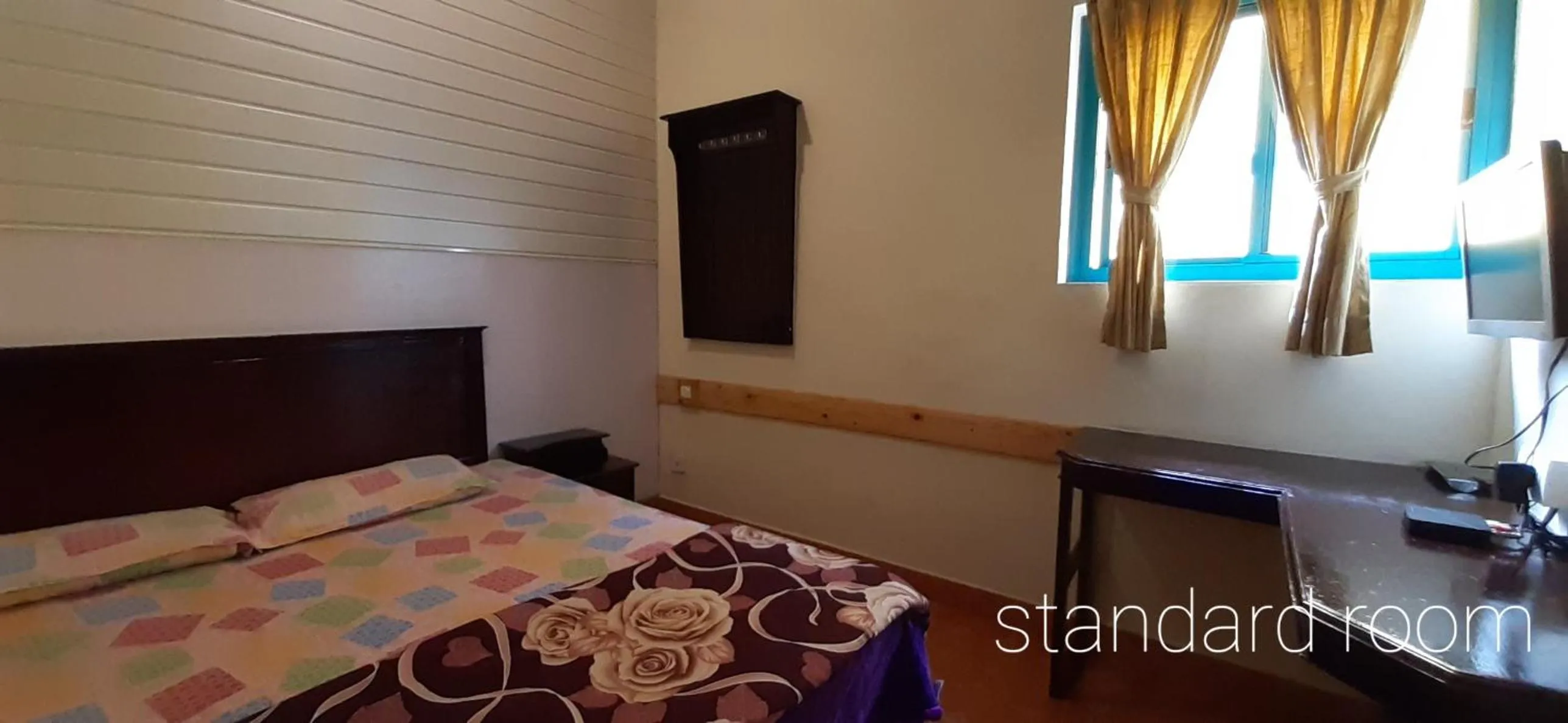 Bed in Greenview holiday inn