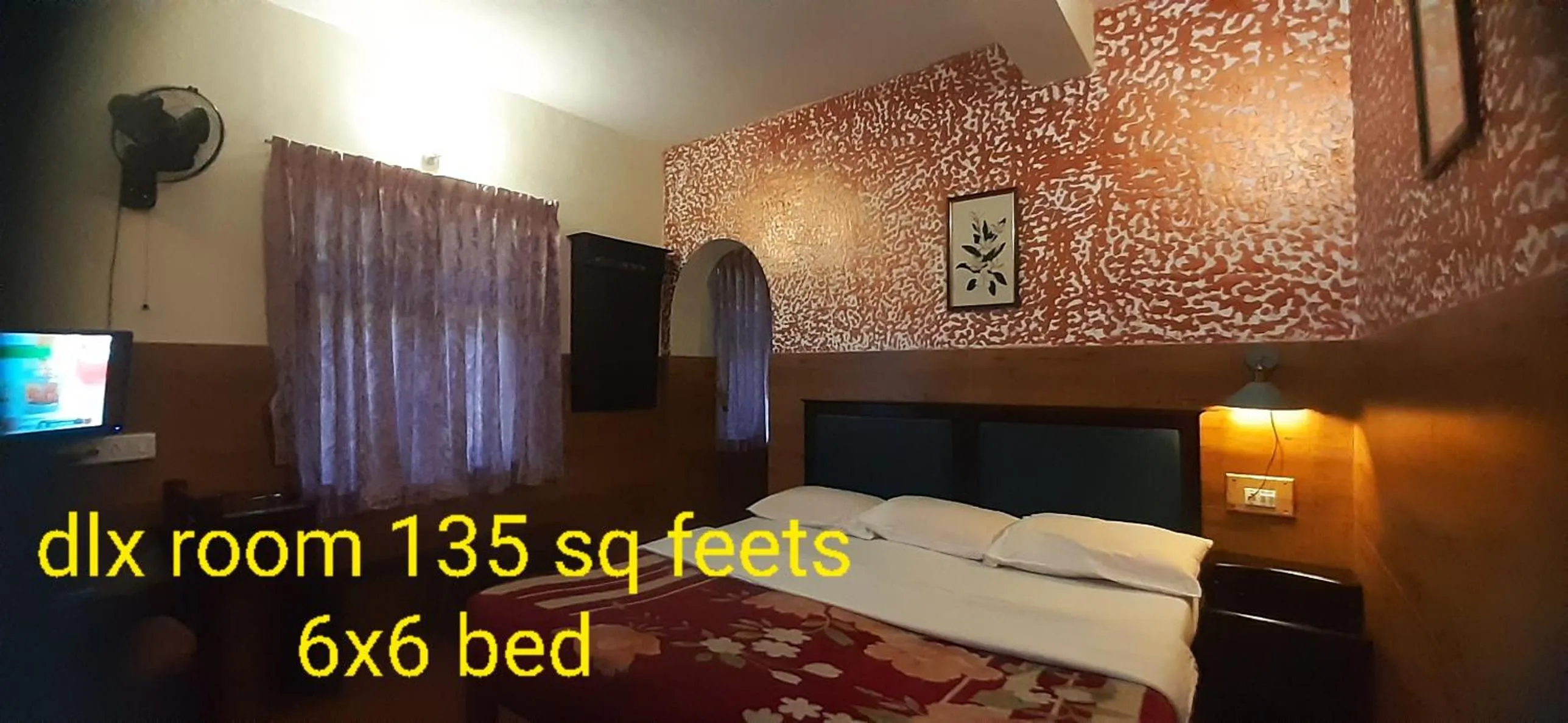 TV and multimedia, Bed in Greenview holiday inn