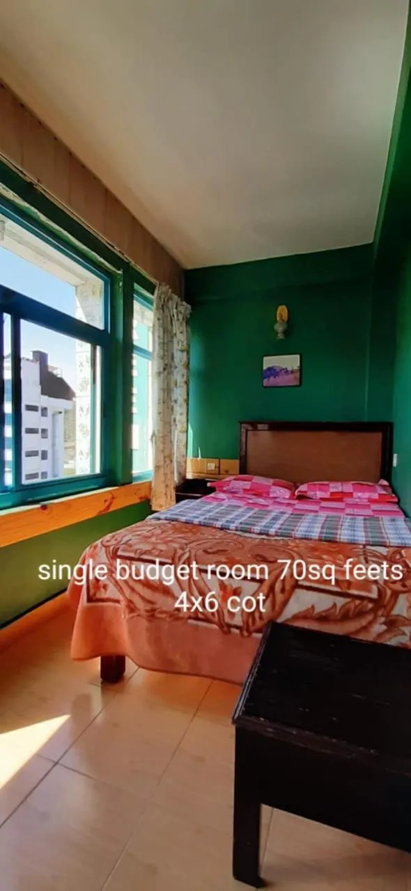 Bed in Greenview holiday inn