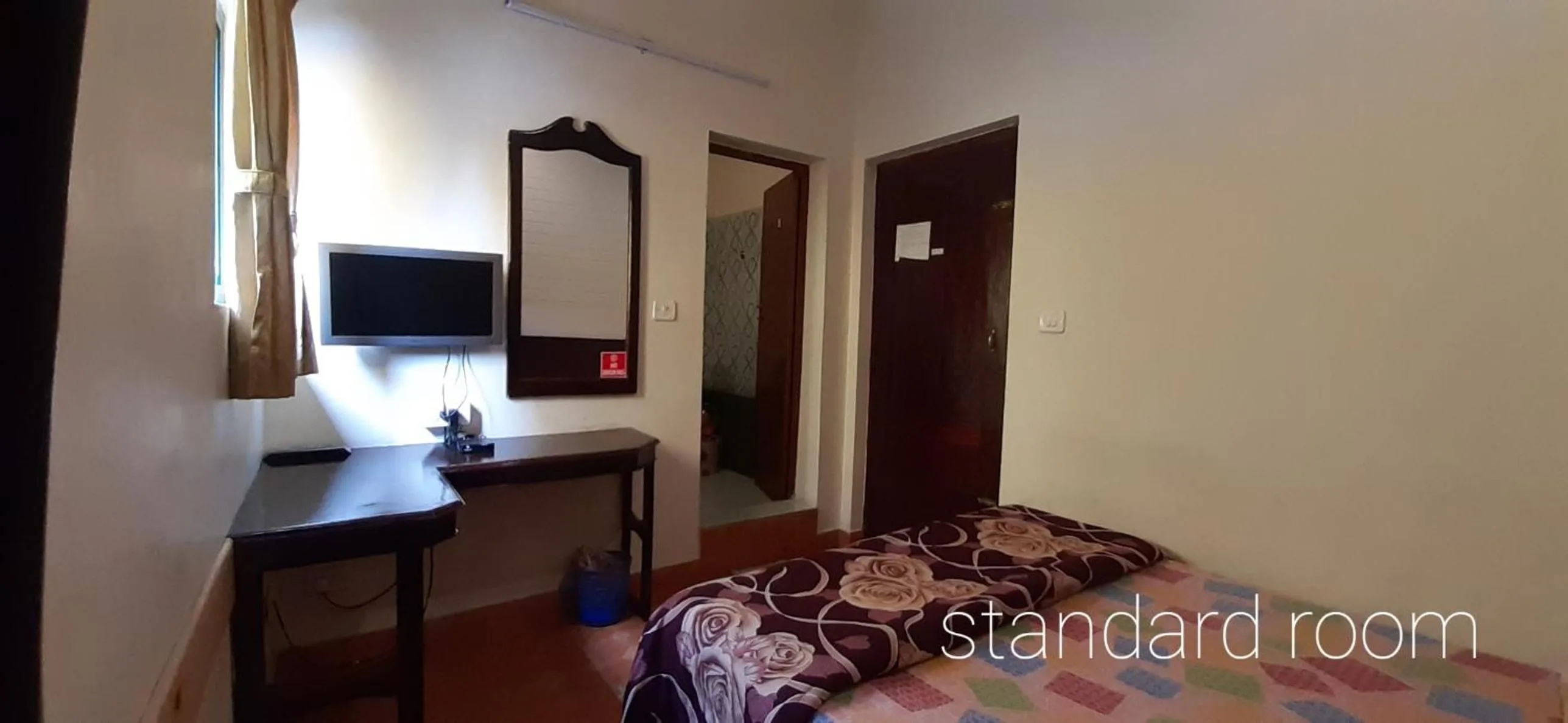 Bed in Greenview holiday inn