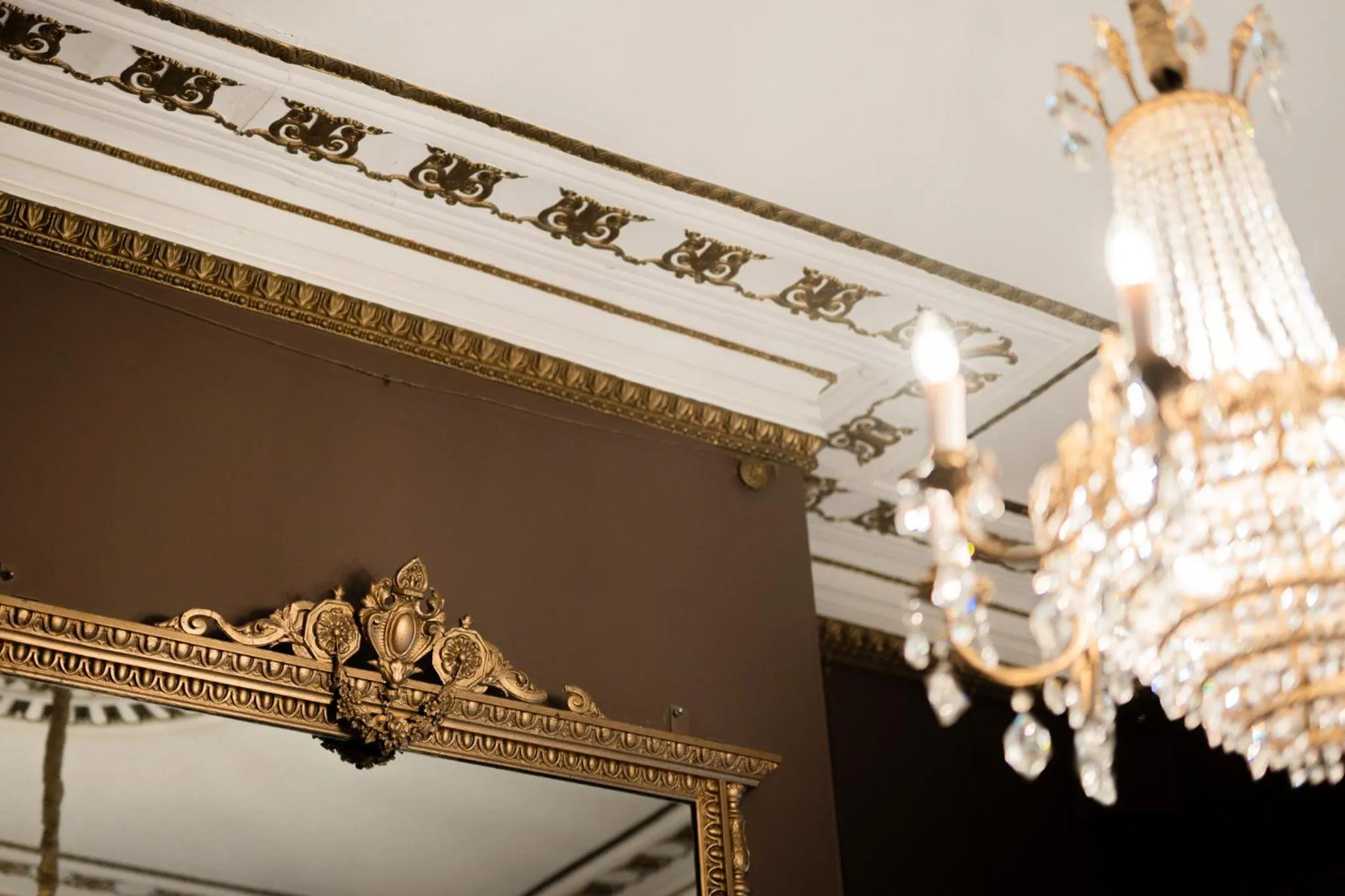 Library in Quamby Estate - 20 Minutes from Launceston