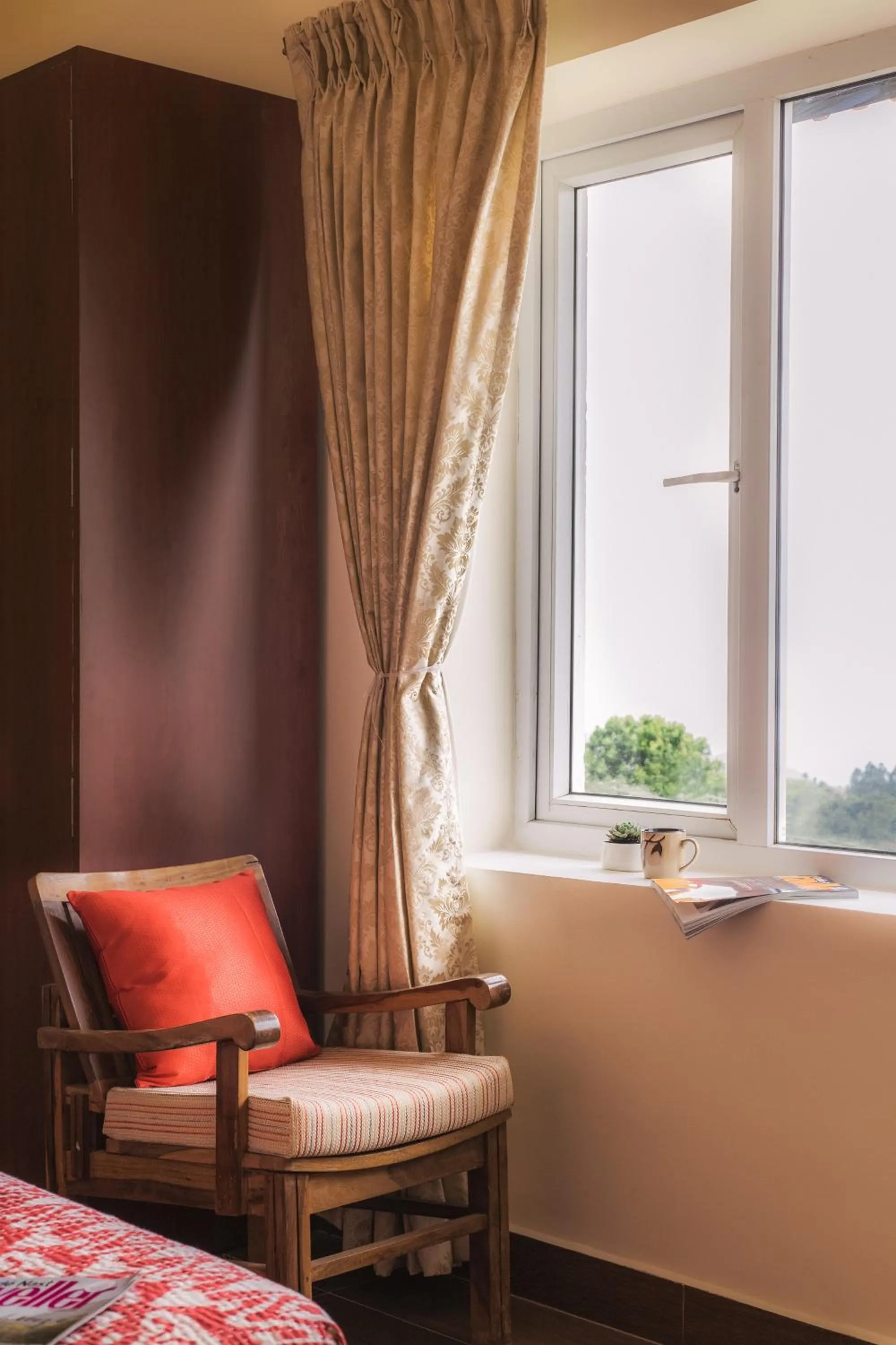 Seating area, Bed in The Xanadu Meghadootam