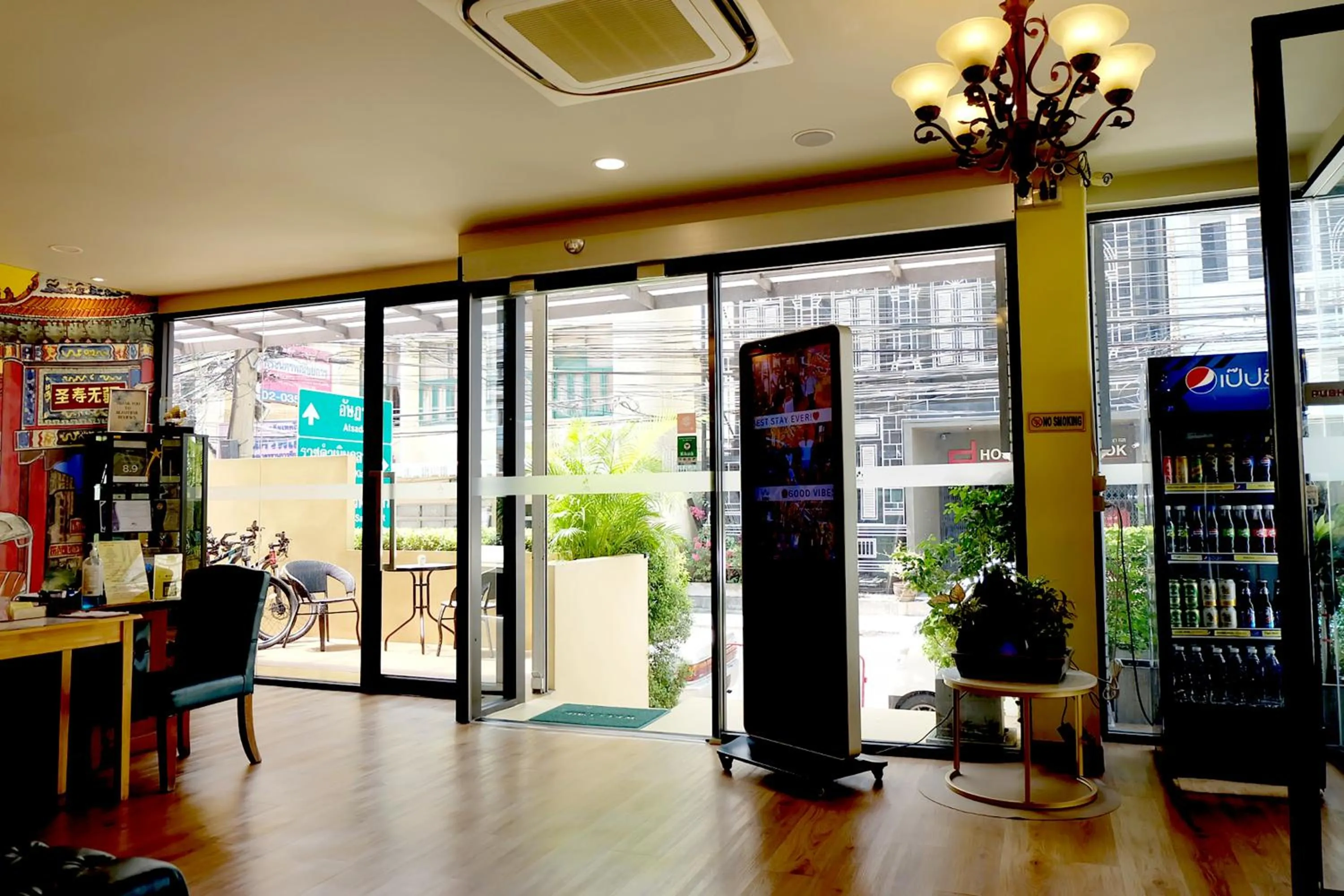 TV and multimedia in Siri Oriental Bangkok Hotel