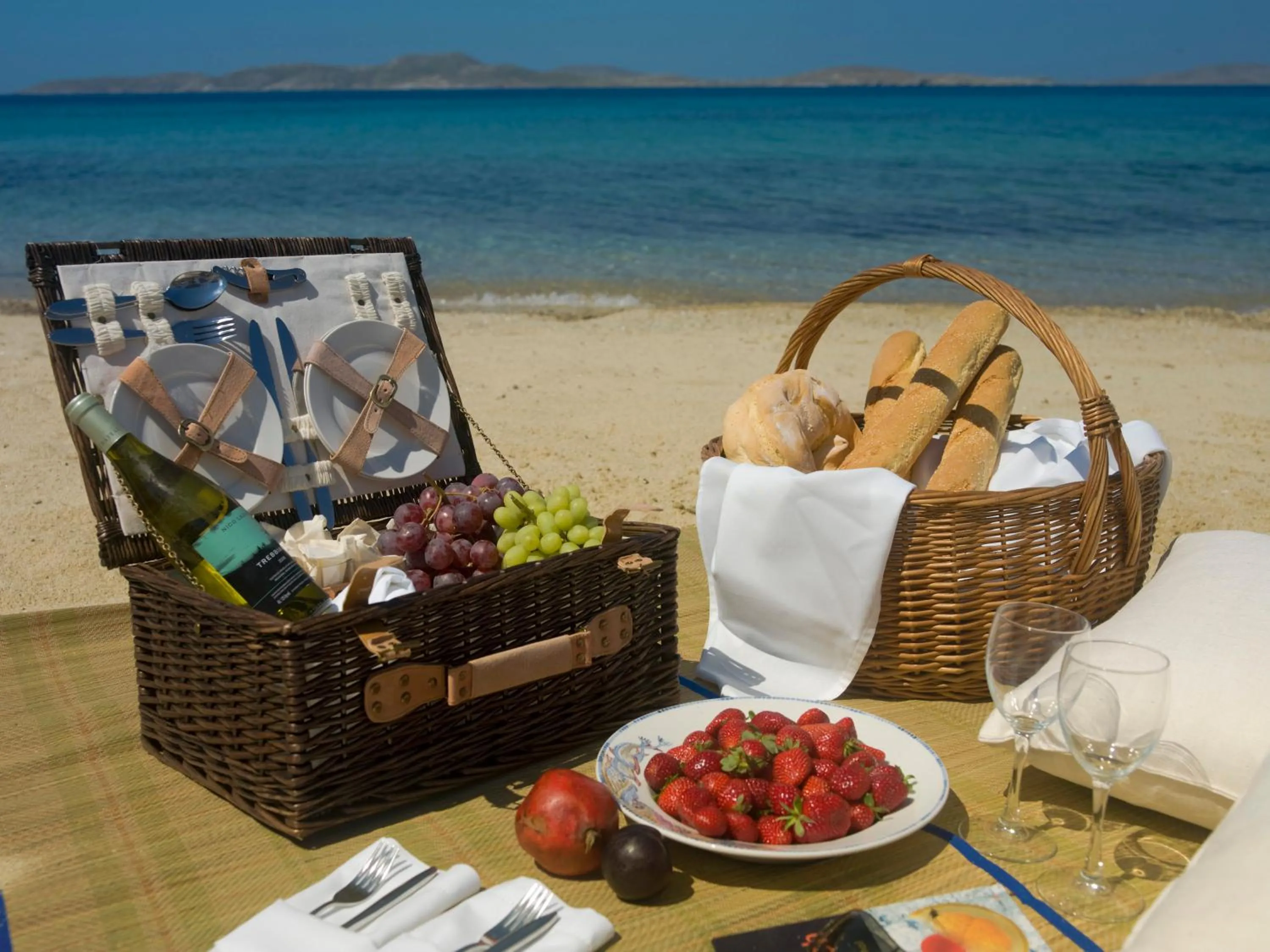 Food and drinks in Mykonos Grand Hotel & Resort