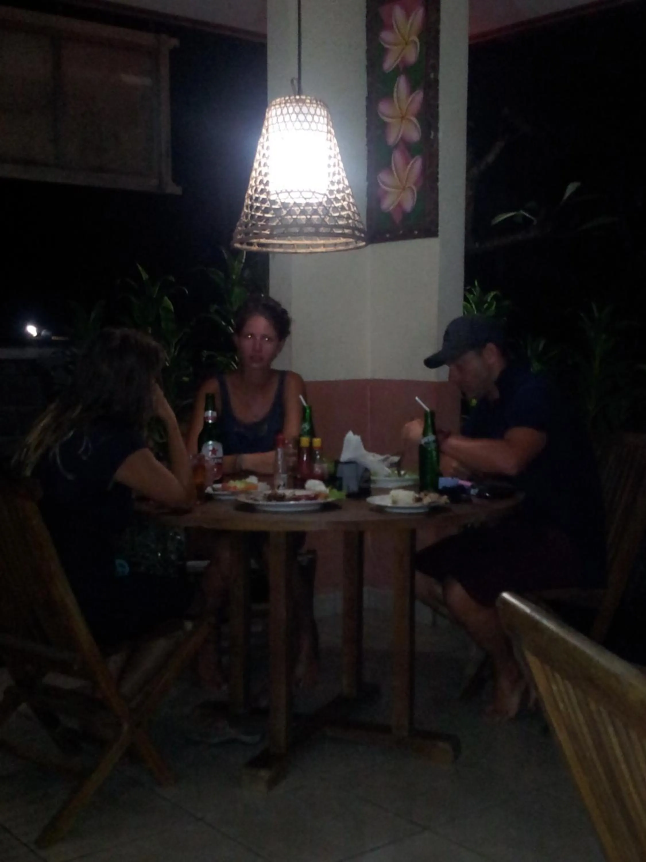 Restaurant/places to eat in Medori Putih Homestay