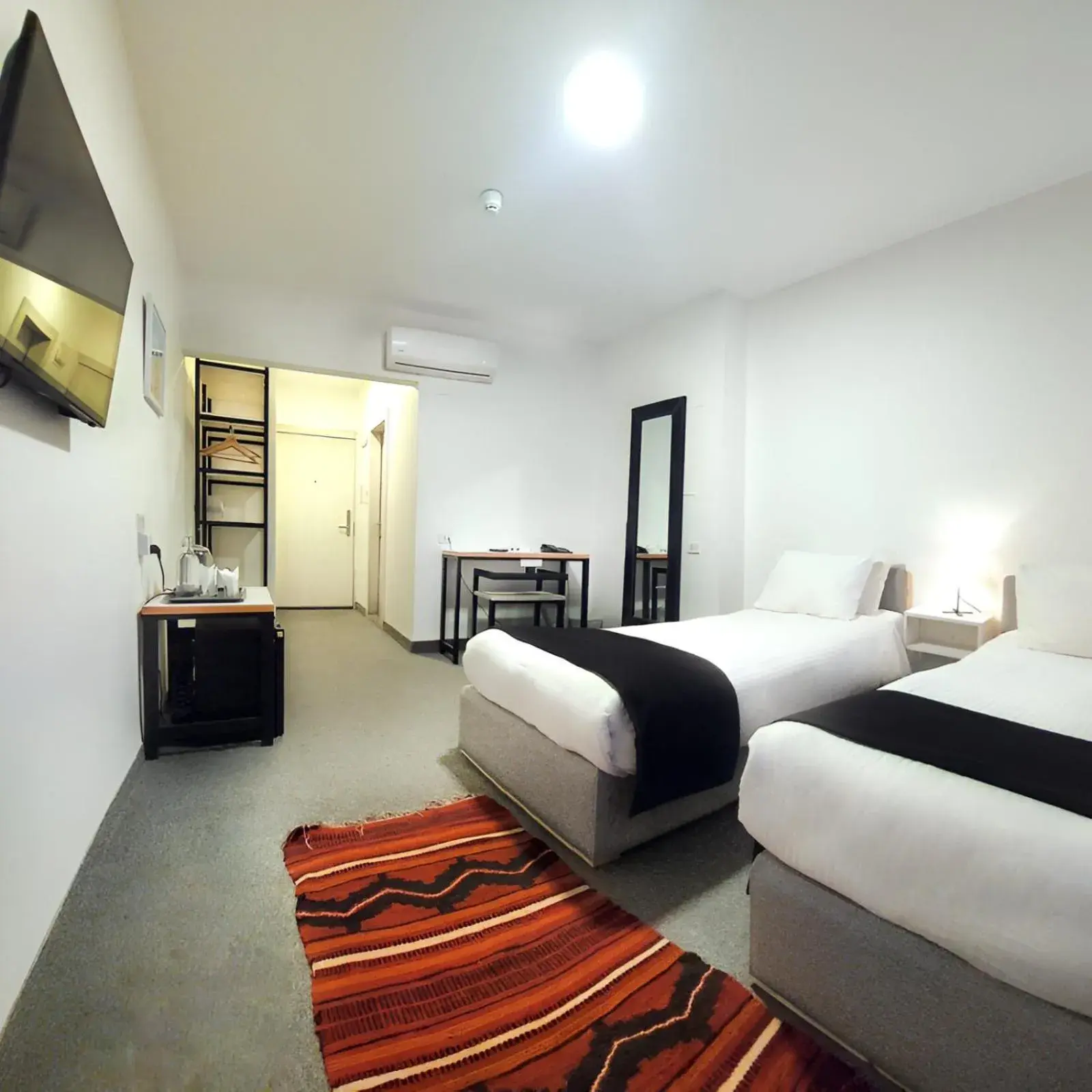 Deluxe Twin Room in Nomads Hotel Deluxe Twin Room in Nomads Hotel