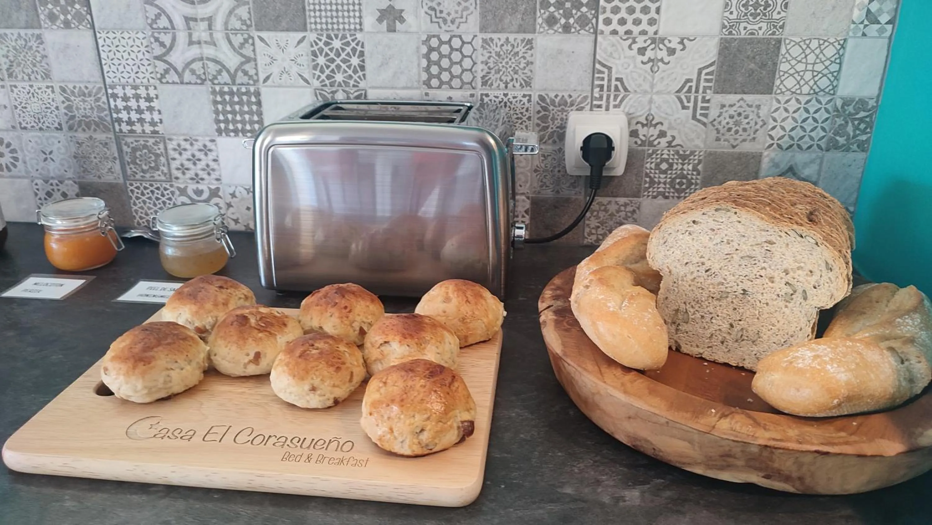 Restaurant/places to eat in B&B Casa El Corasueño