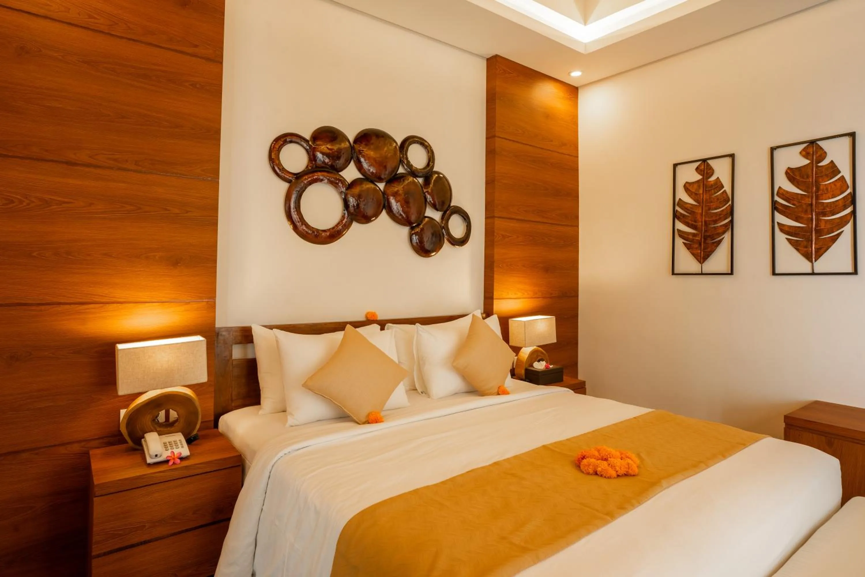 Bed in Freddies Resort & Villas Ubud by Kanaya Hospitality