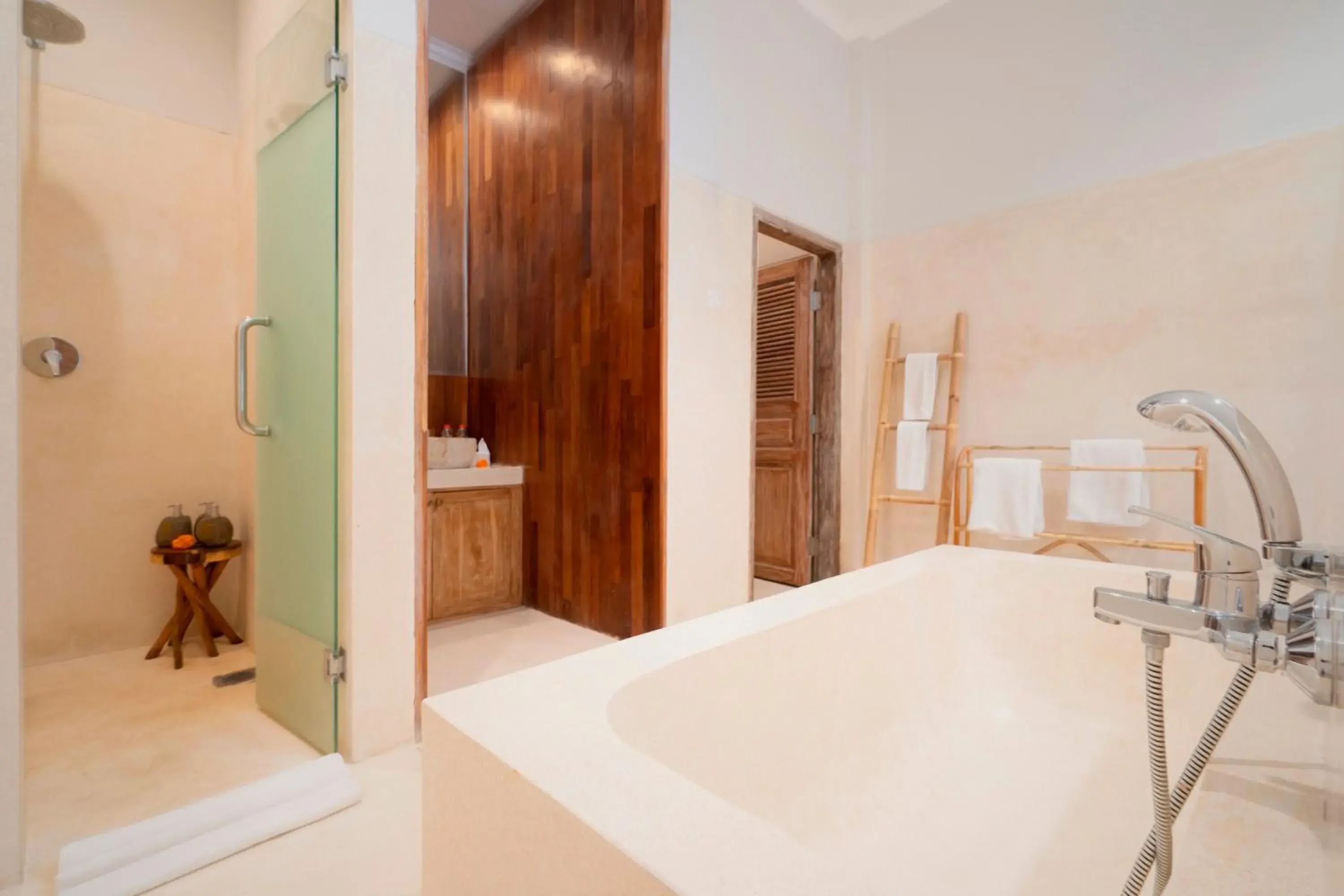 Bathroom in Freddies Resort & Villas Ubud by Kanaya Hospitality Bathroom in Freddies Resort & Villas Ubud by Kanaya Hospitality