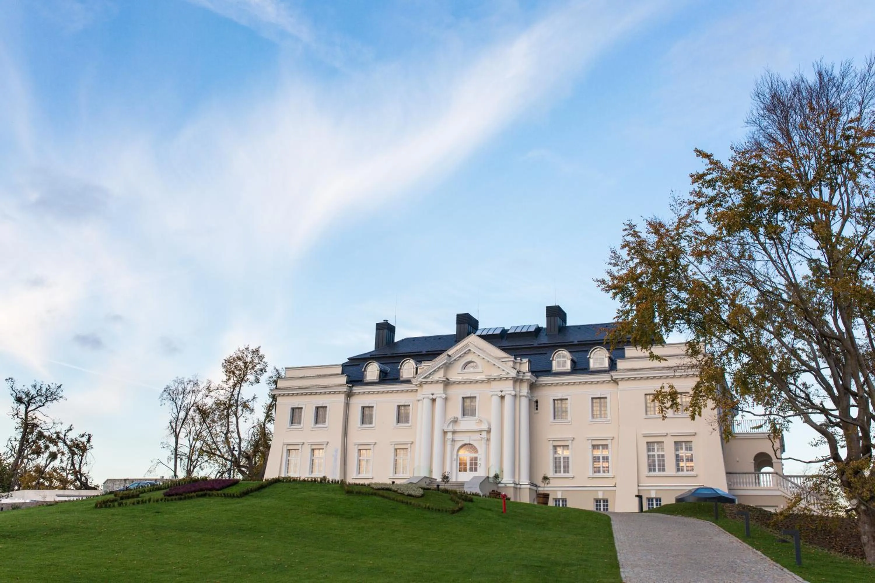 Property building in Pałac Komierowo