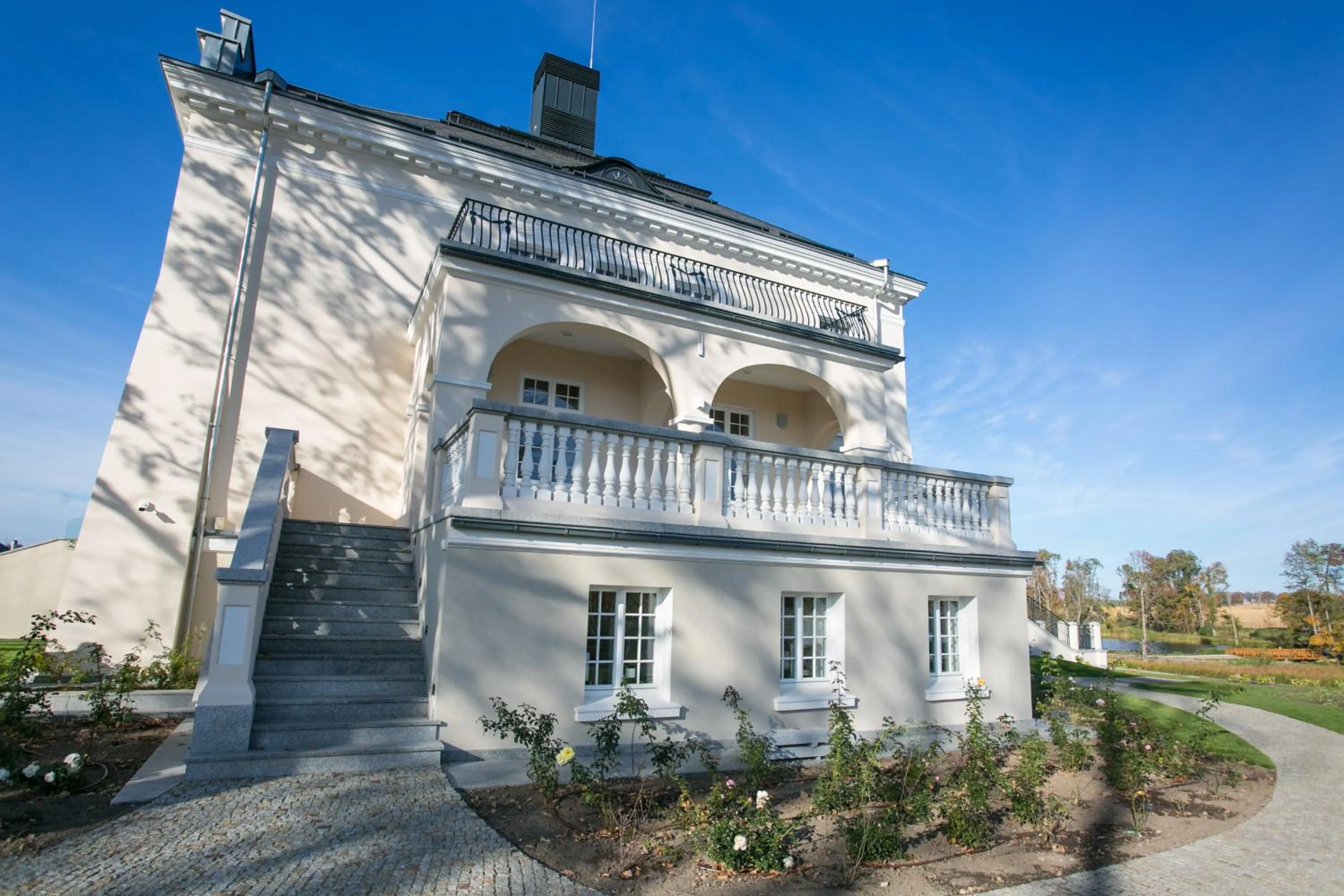 Property building in Pałac Komierowo
