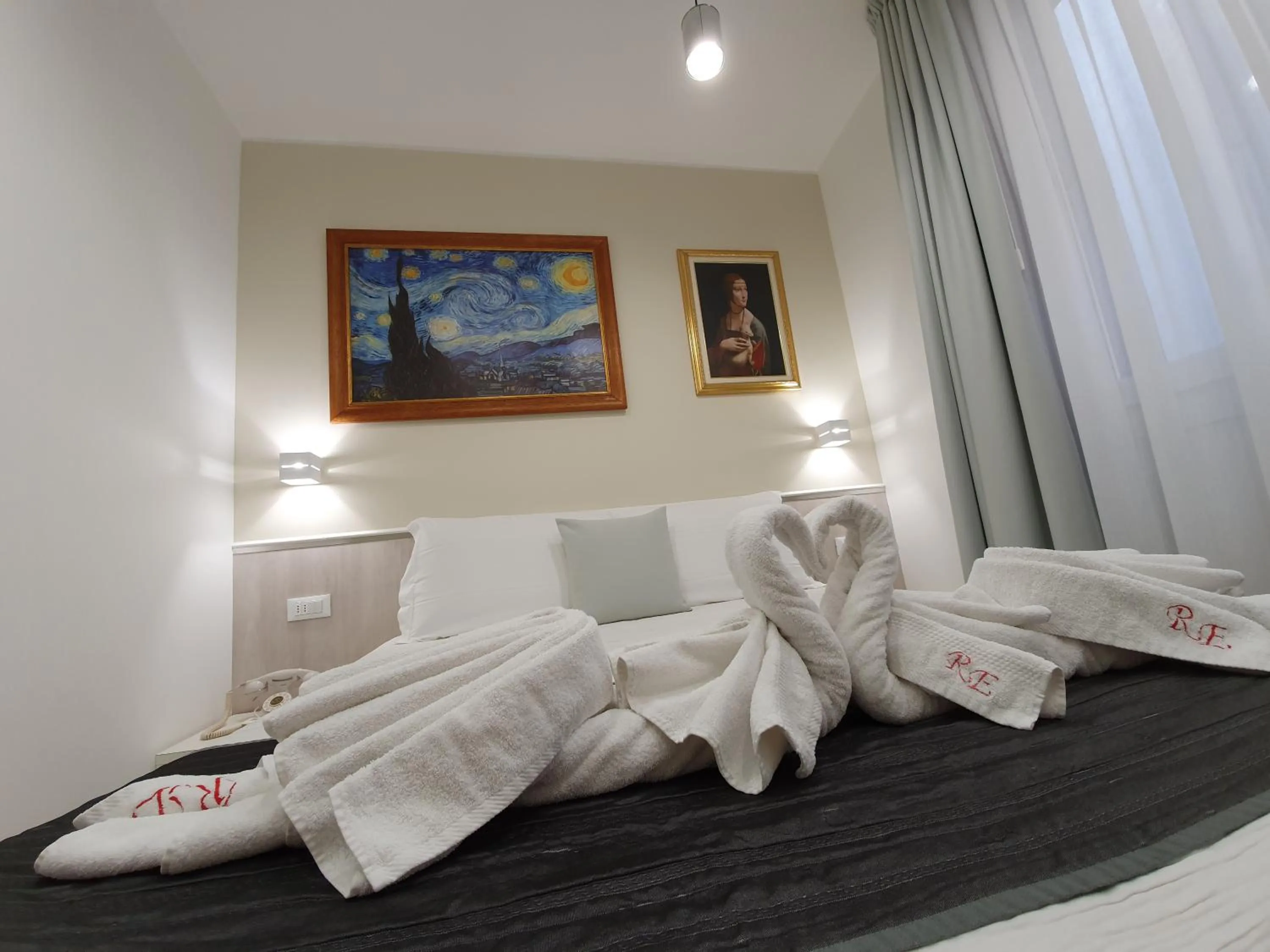 Photo of the whole room, Bed in Residence Eleonora