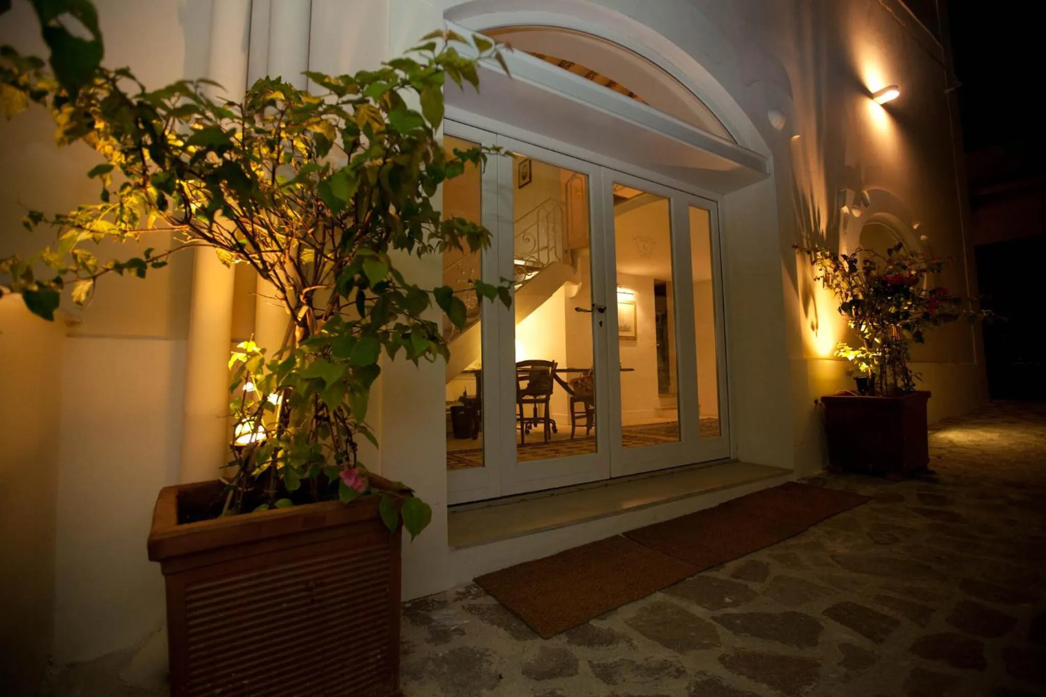 Facade/entrance in La Settima Luna Hotel