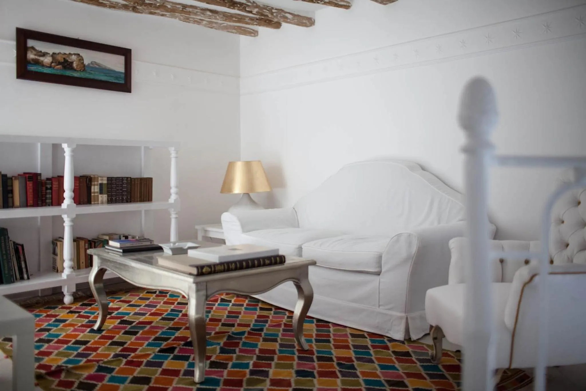 Library in La Settima Luna Hotel