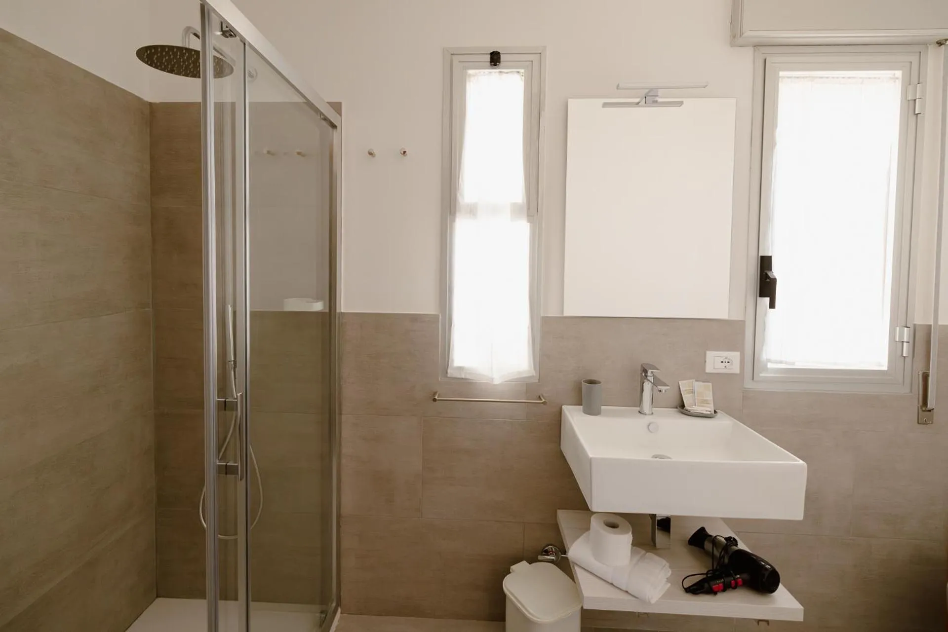 Shower in Residence Le 4 Stagioni