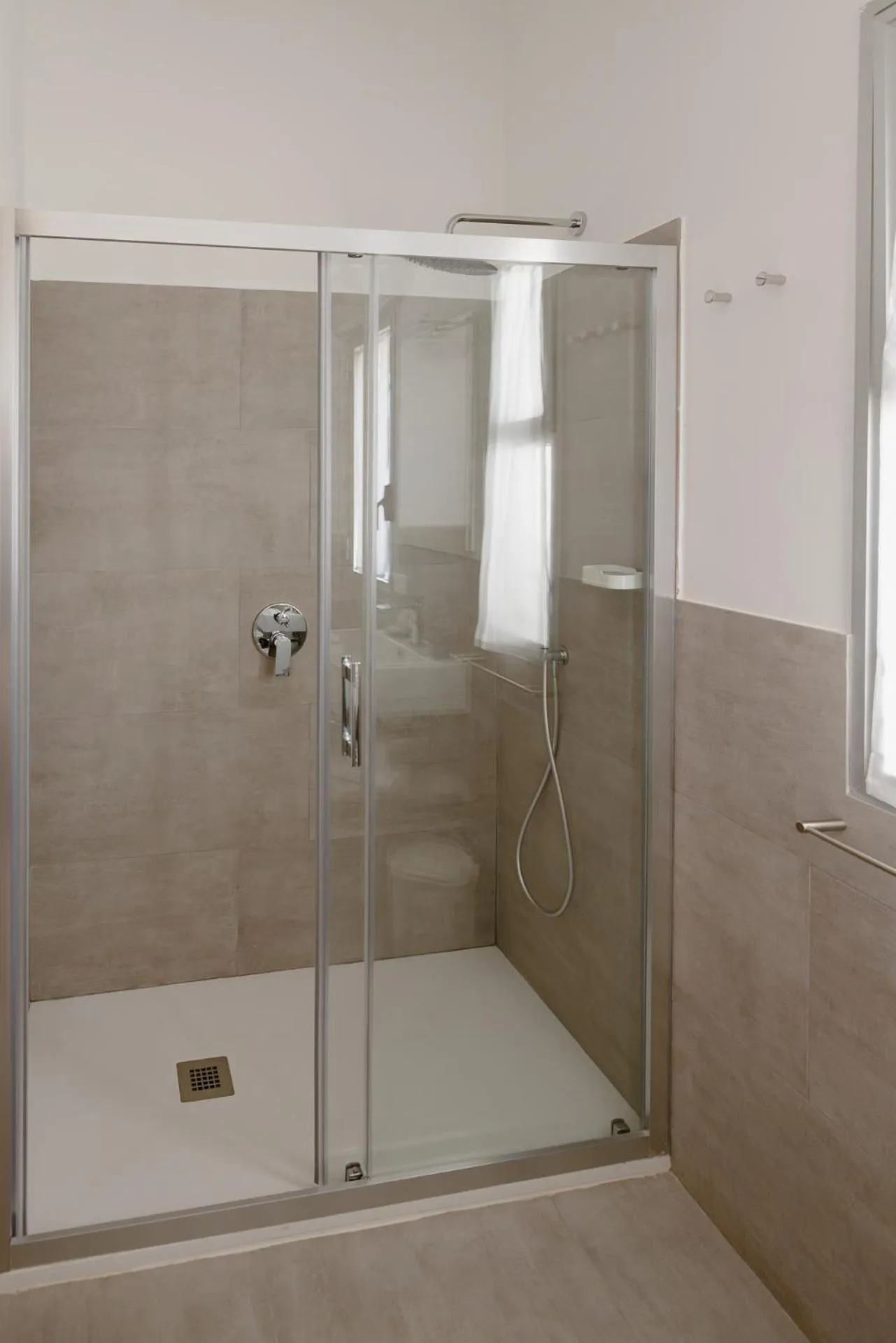 Shower in Residence Le 4 Stagioni