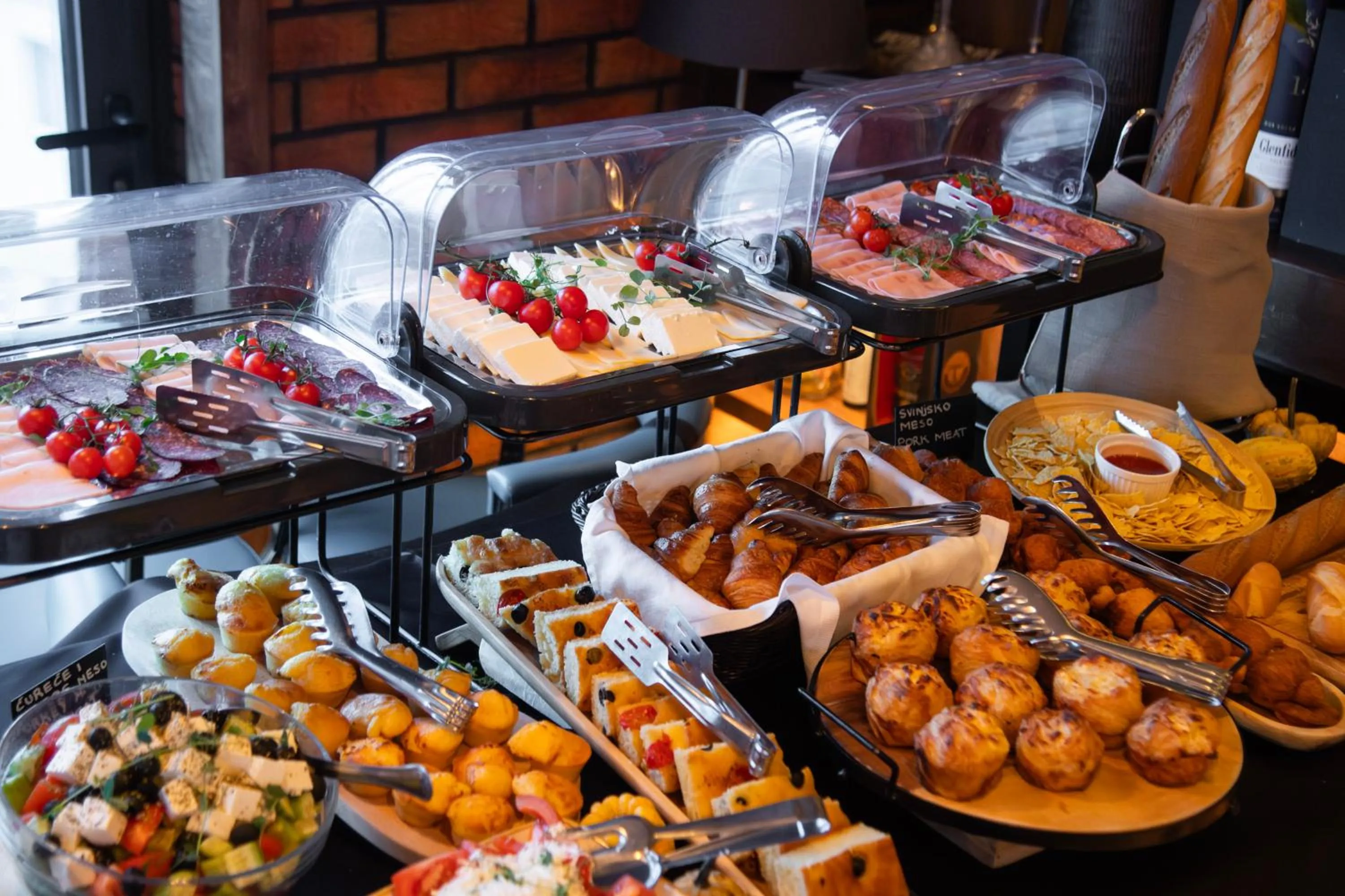 Buffet breakfast in Amsterdam Hotel