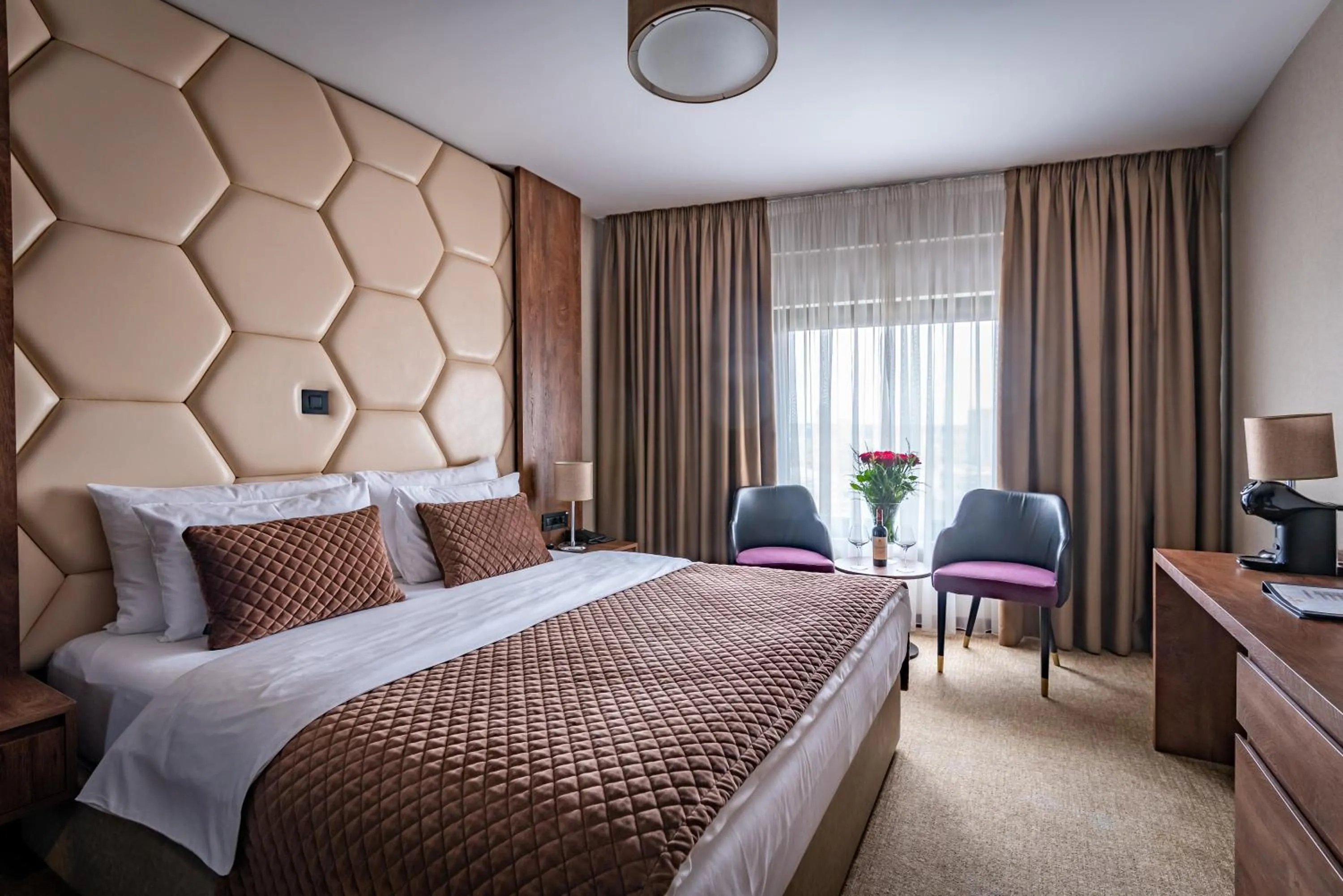 Photo of the whole room, Bed in Amsterdam Hotel