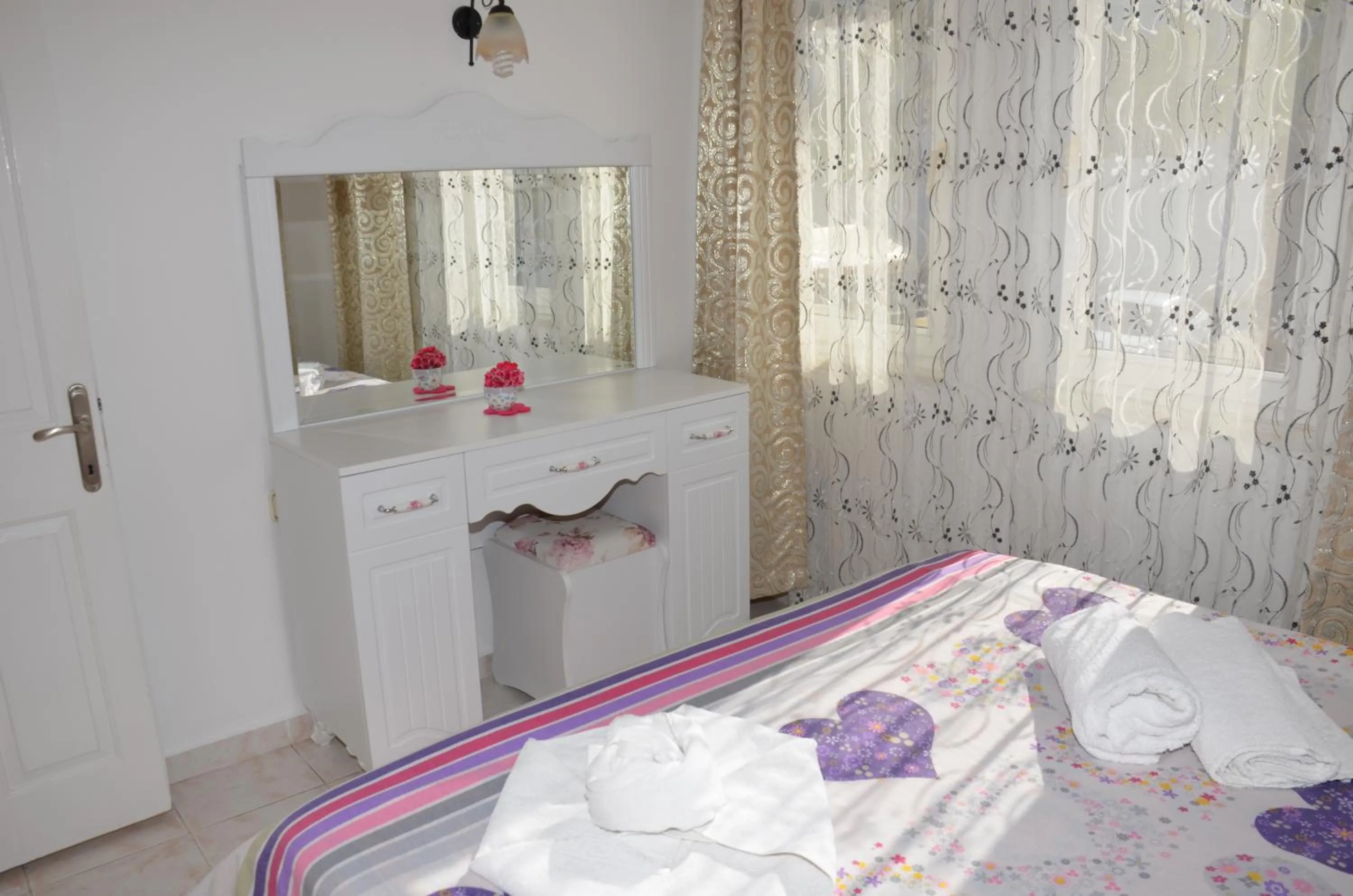 Bed in Side Apart Hotel