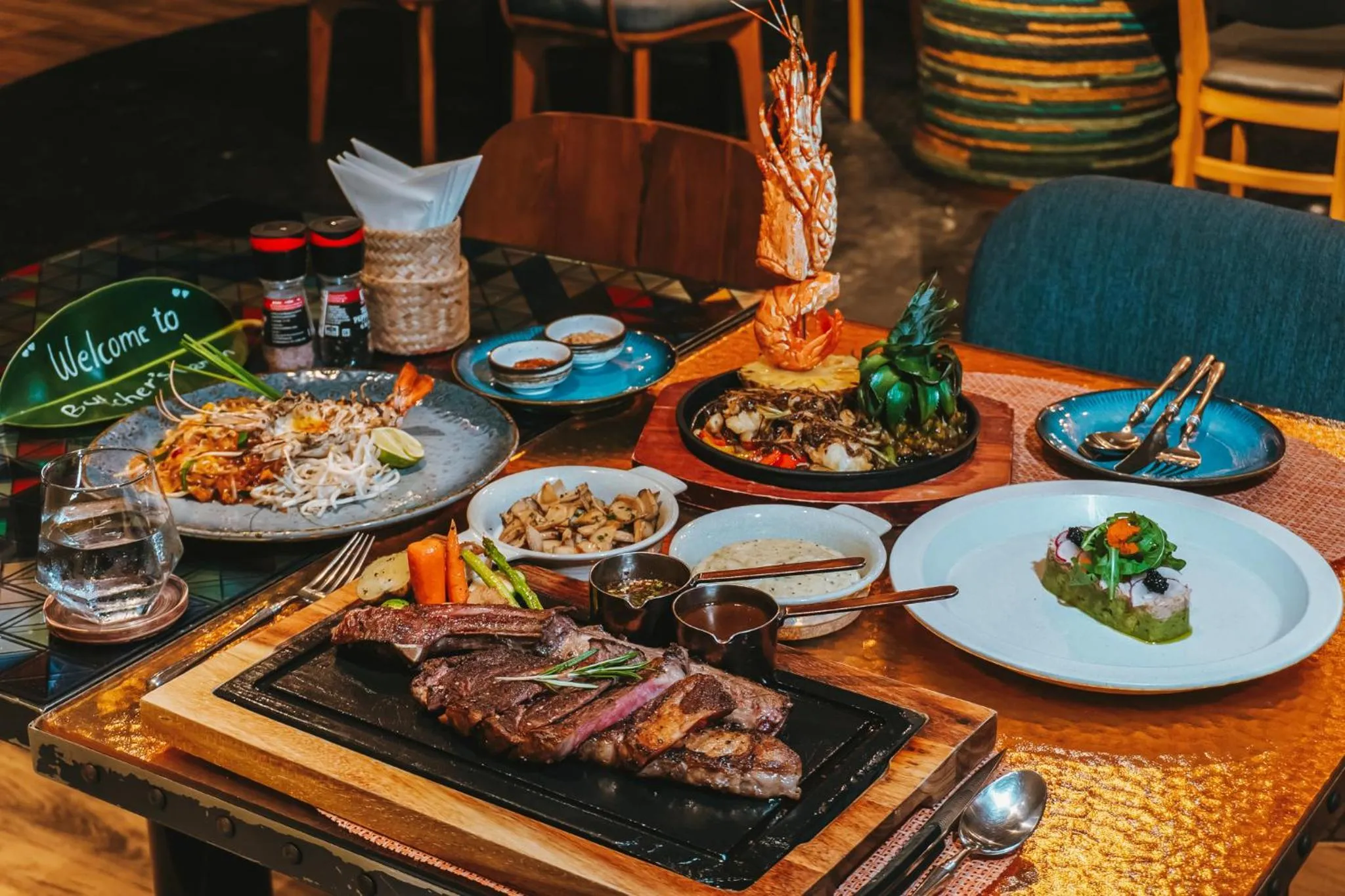 Restaurant/places to eat in Hotel Indigo Phuket Patong by IHG