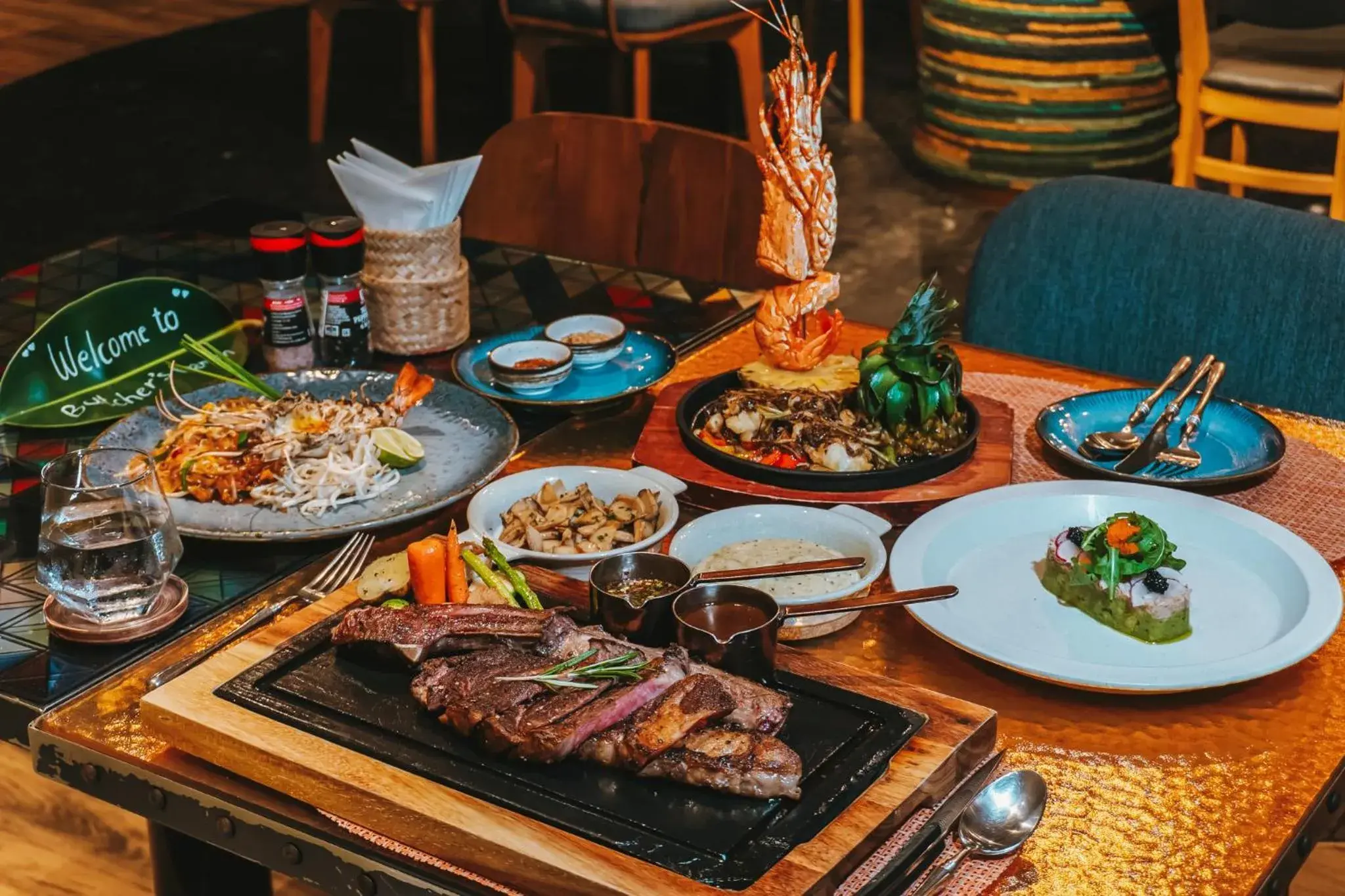 Restaurant/places to eat in Hotel Indigo Phuket Patong by IHG Restaurant/places to eat in Hotel Indigo Phuket Patong by IHG