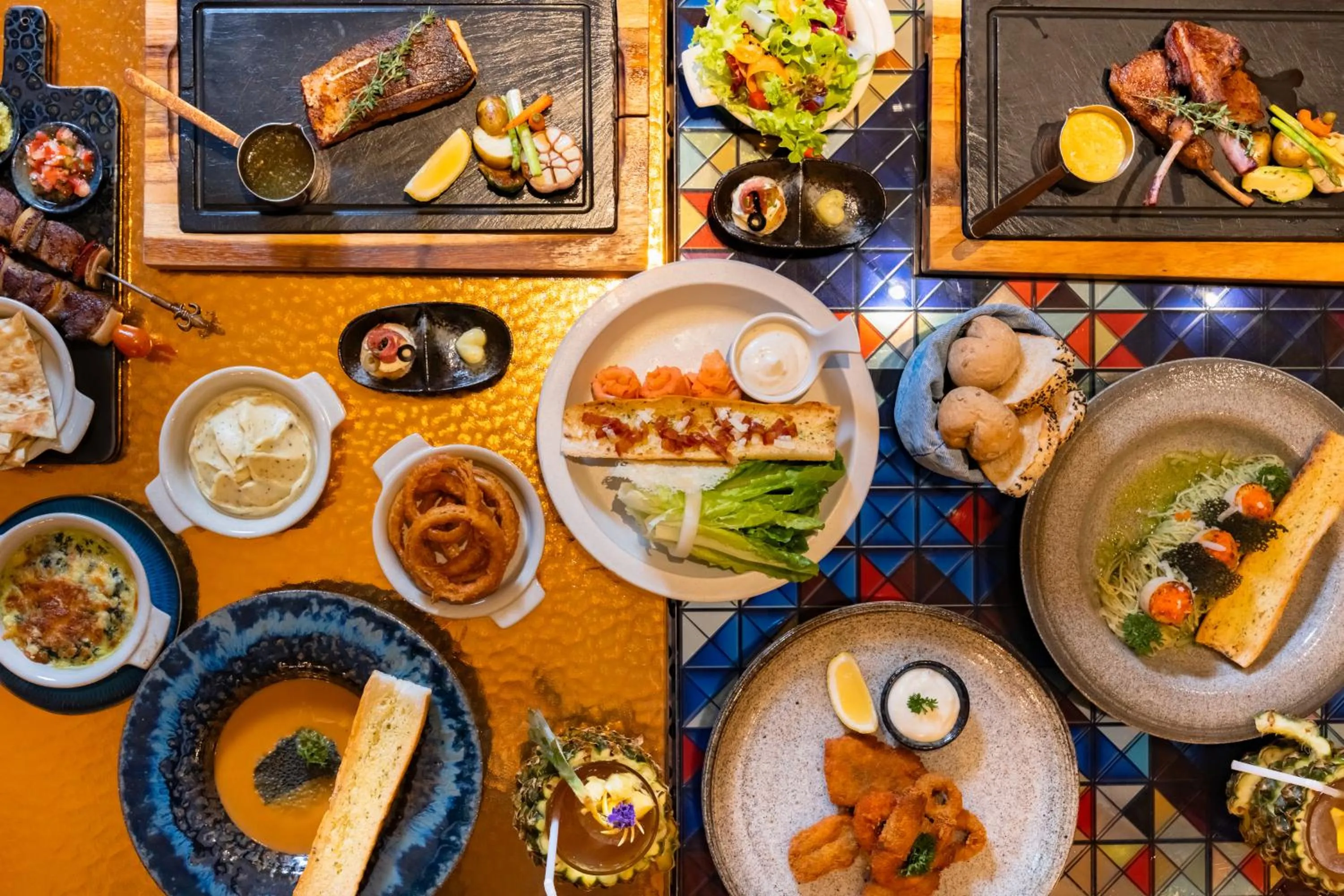 Restaurant/places to eat in Hotel Indigo Phuket Patong by IHG