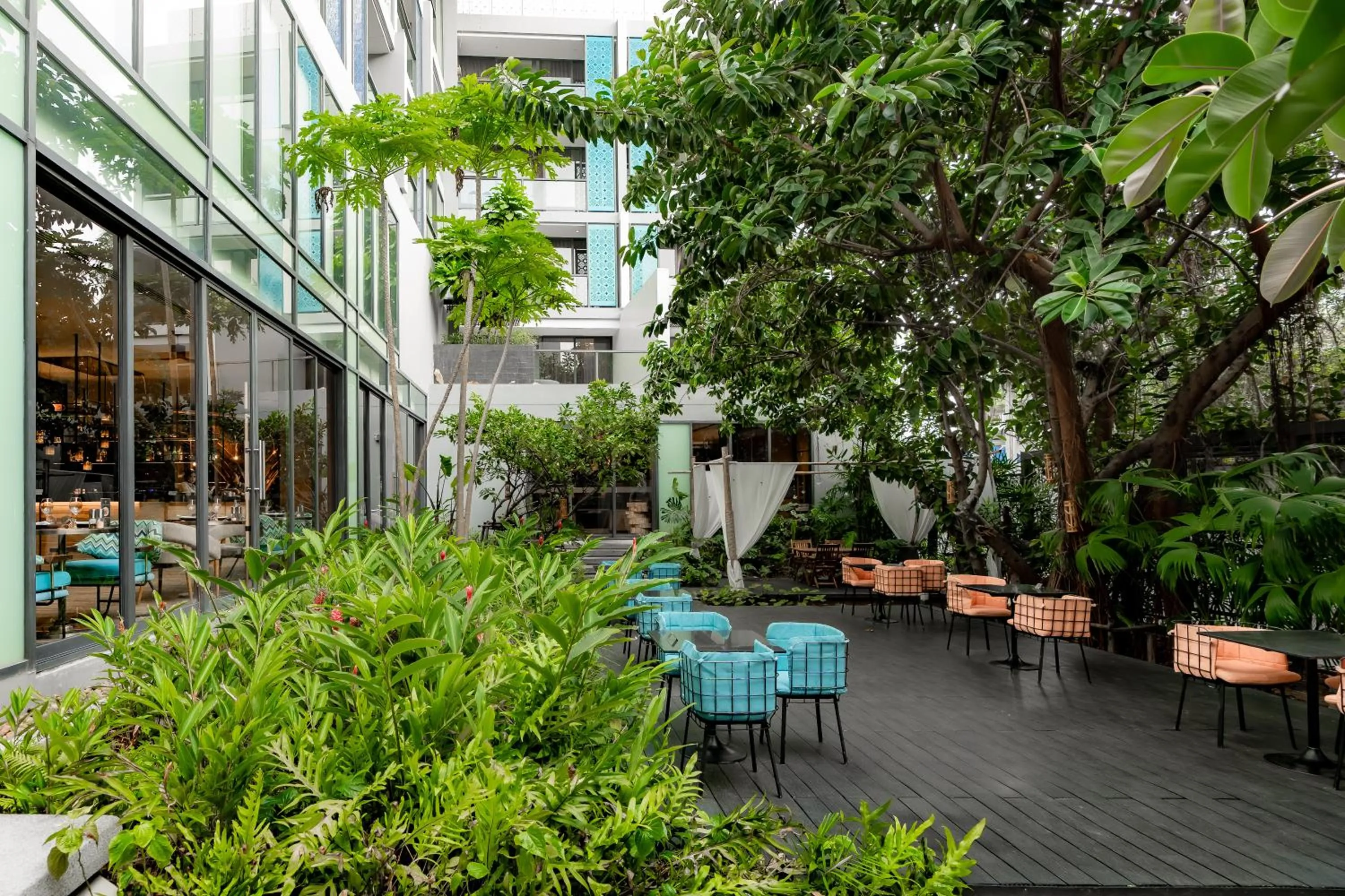 Restaurant/places to eat in Hotel Indigo Phuket Patong by IHG