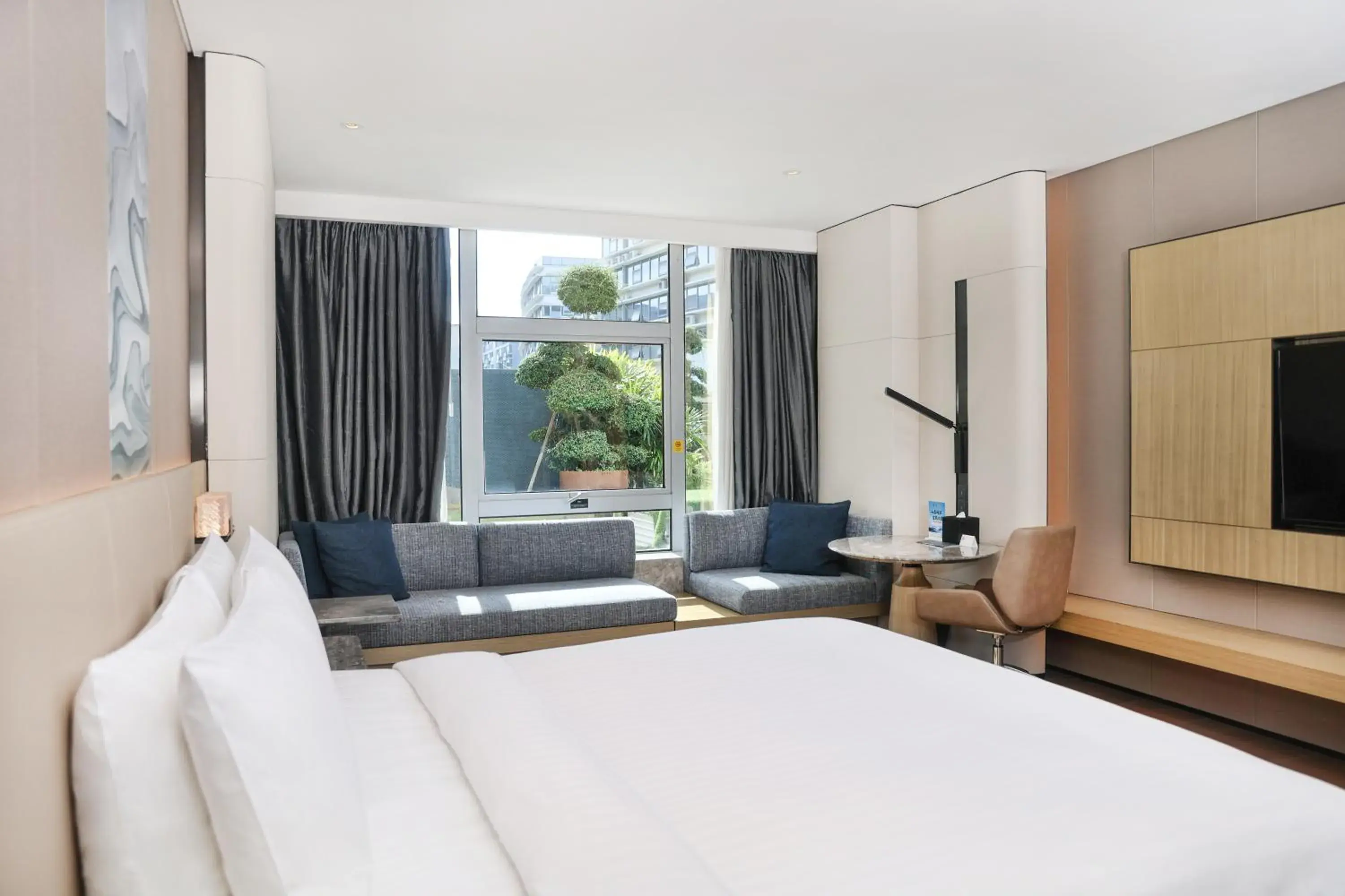 Bedroom, Bed in Courtyard by Marriott Shenzhen Northwest