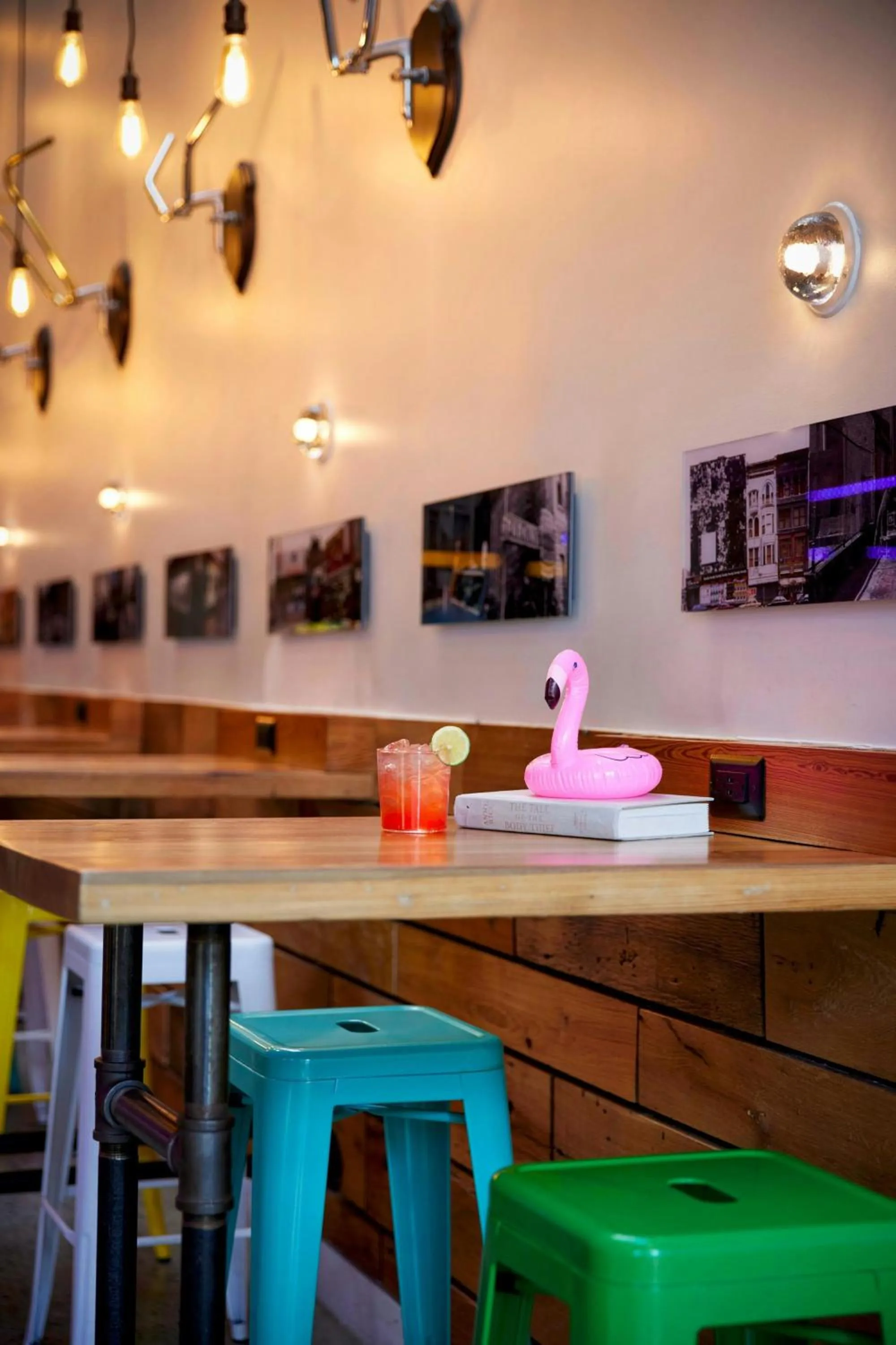 Lounge or bar in Moxy Washington, DC Downtown