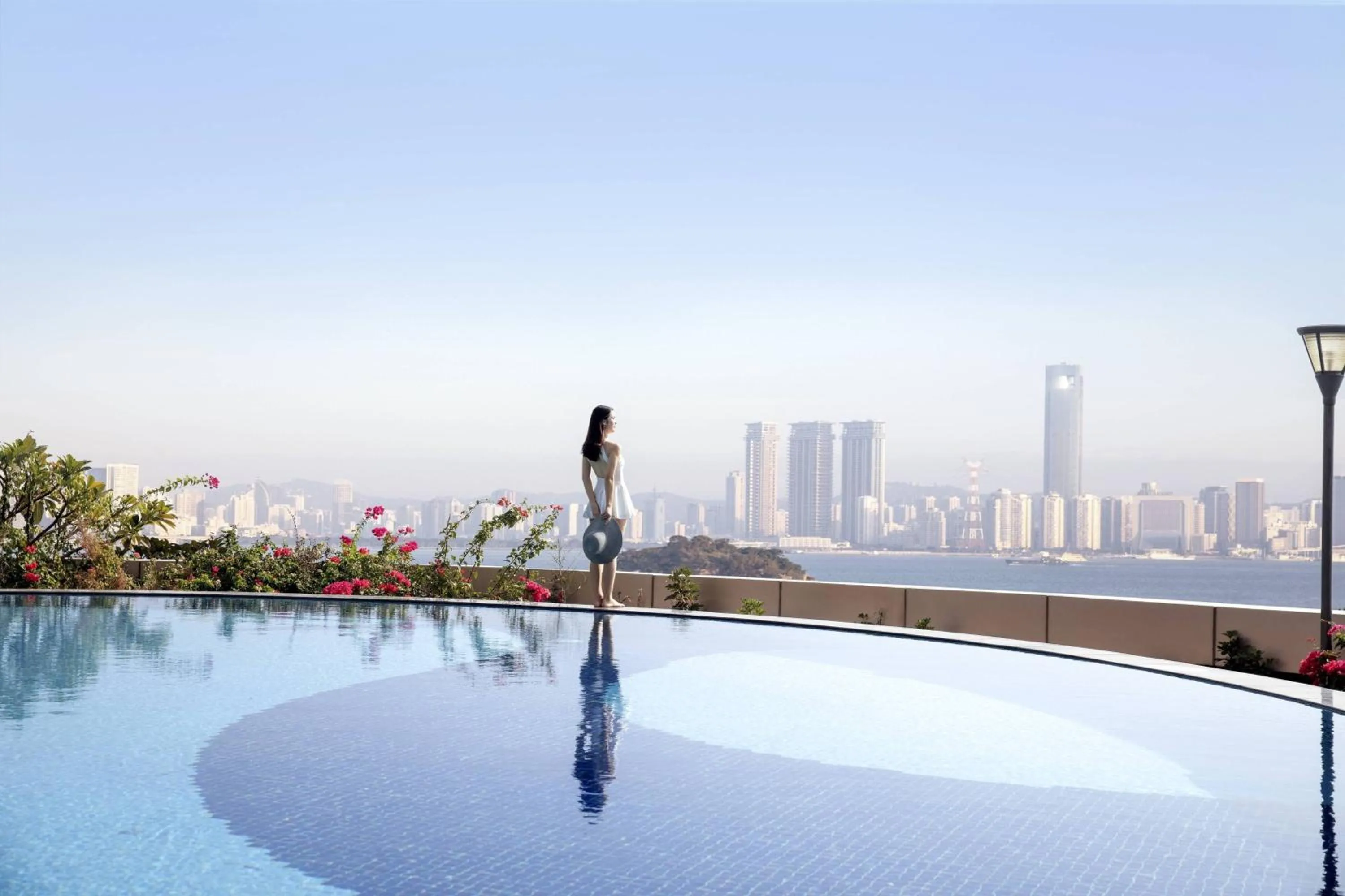 Swimming pool in Courtyard by Marriott Xiamen Haicang
