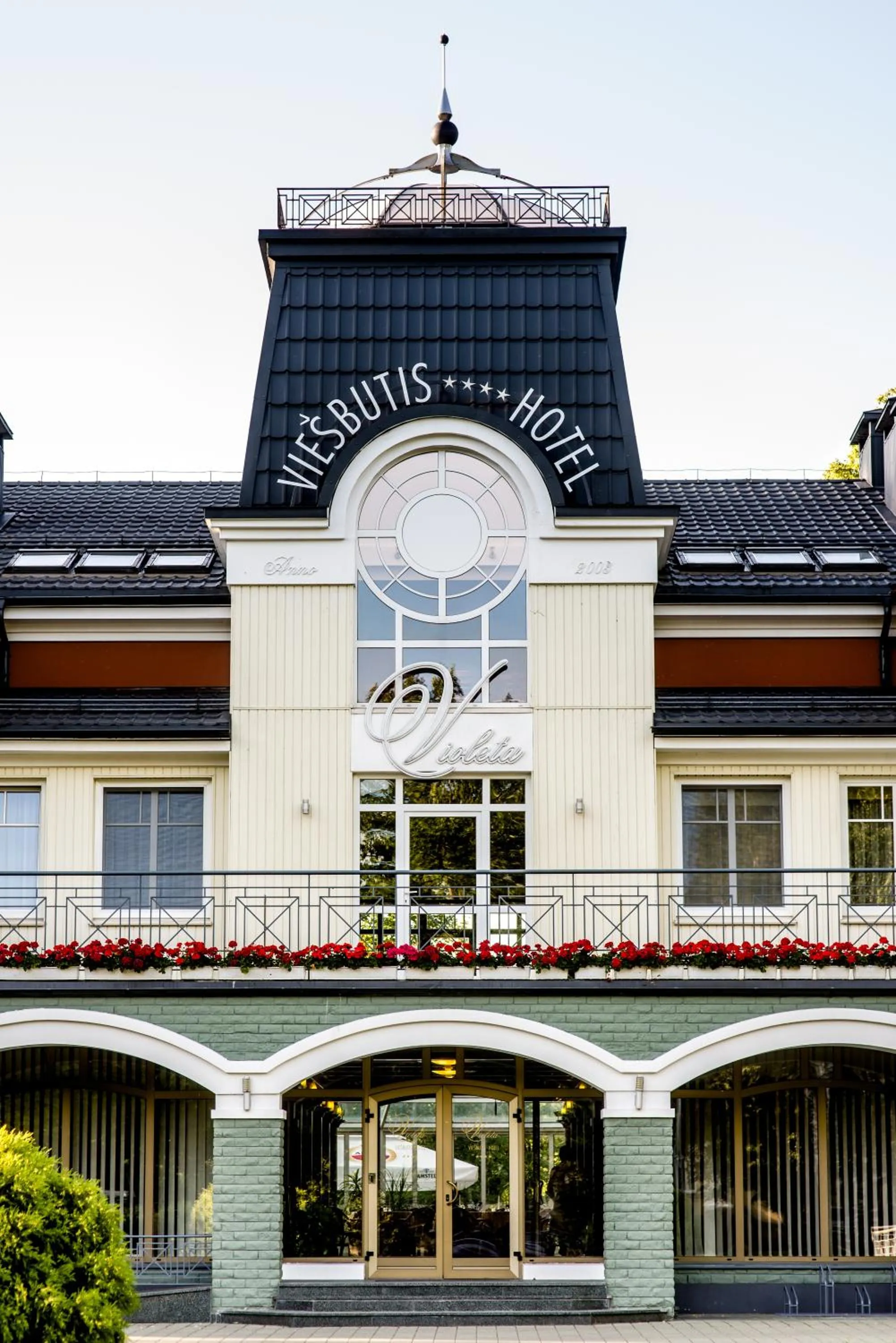 Facade/entrance in Hotel Violeta