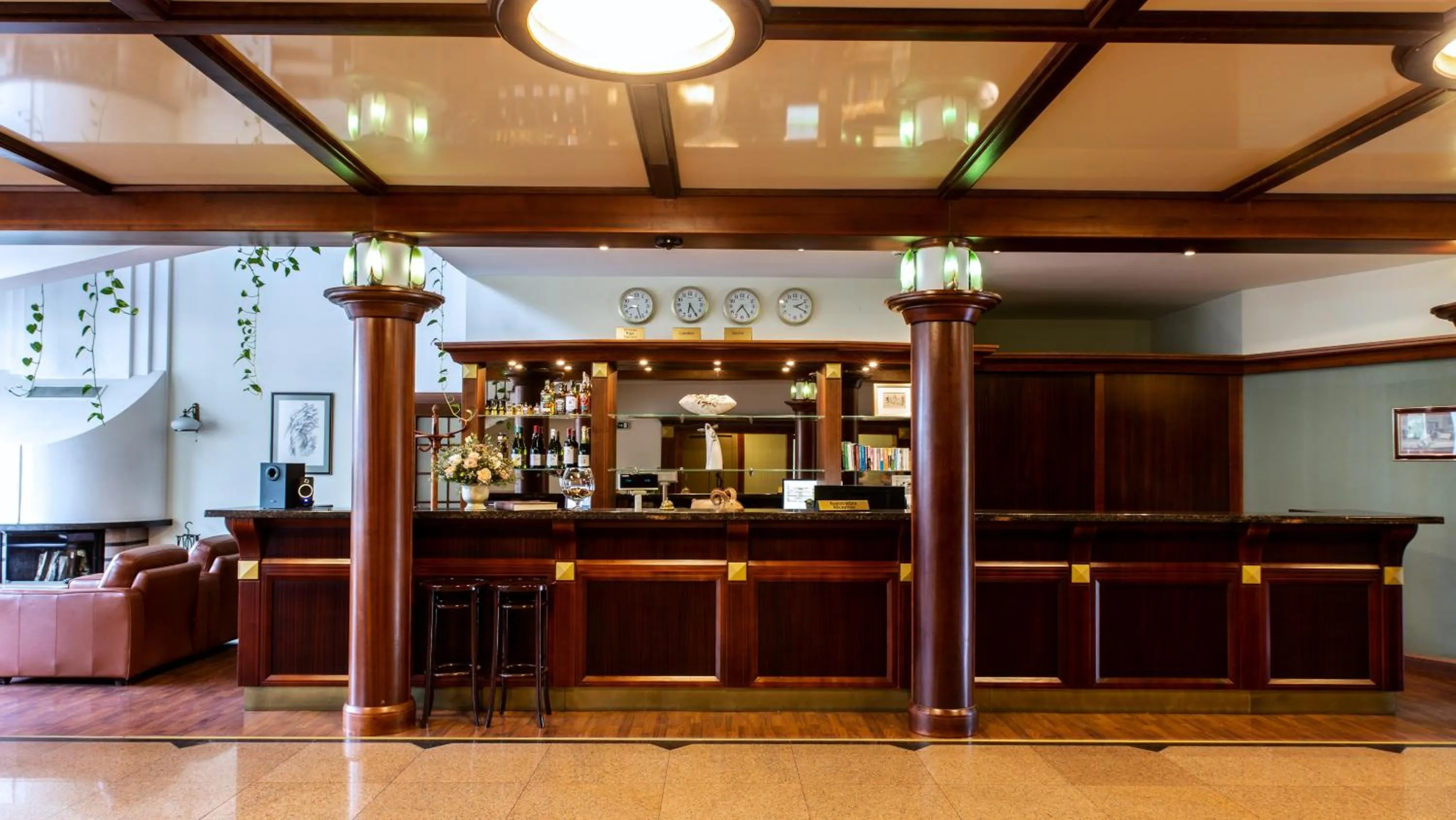 Communal lounge/ TV room in Hotel Violeta